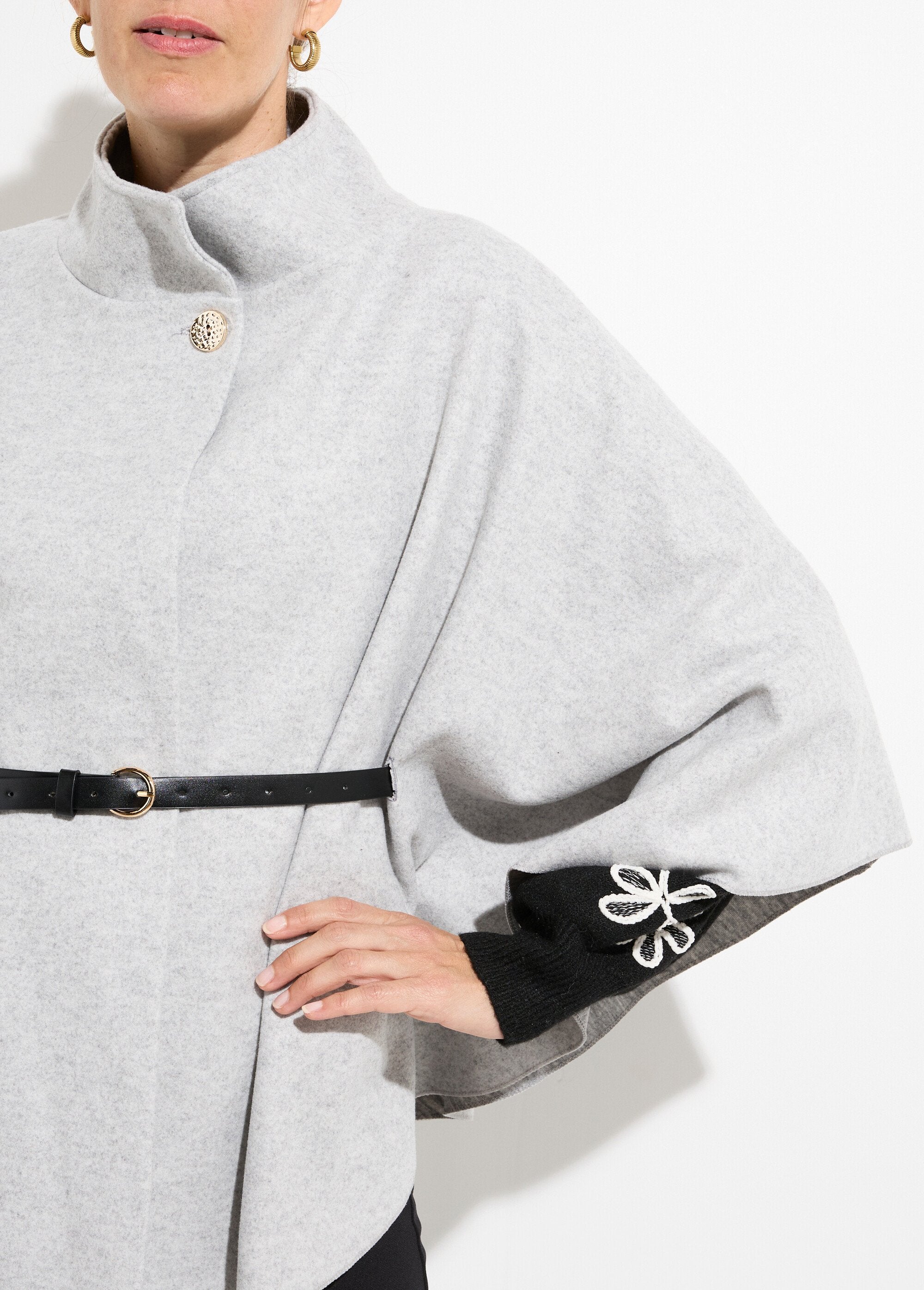 Cappotto_a_mantella_con_cintura,_collo_alto_Gris_clair_DE1_slim