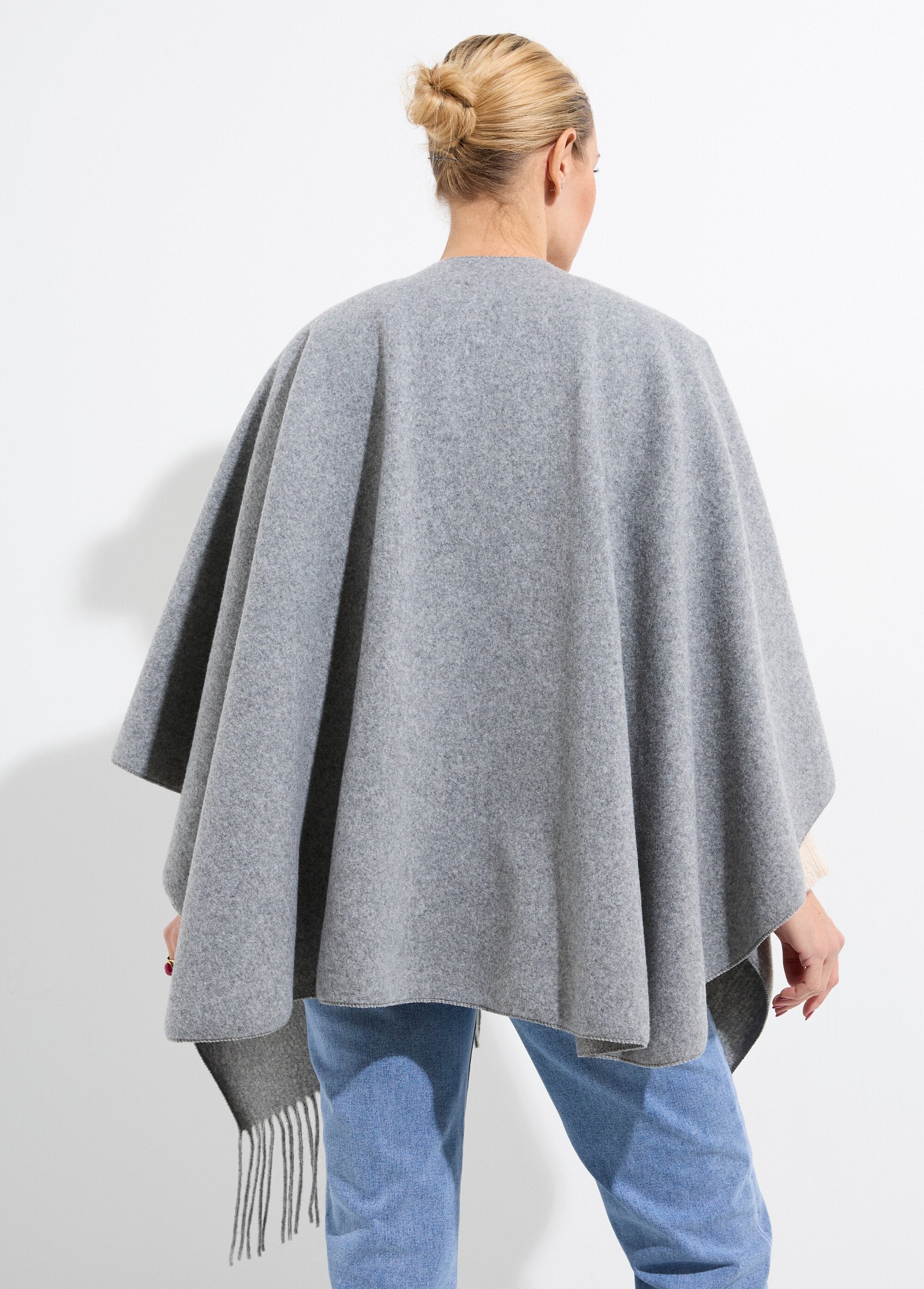 Manteau_cape_à_franges_aspect_lainage_Gris_DO1_slim