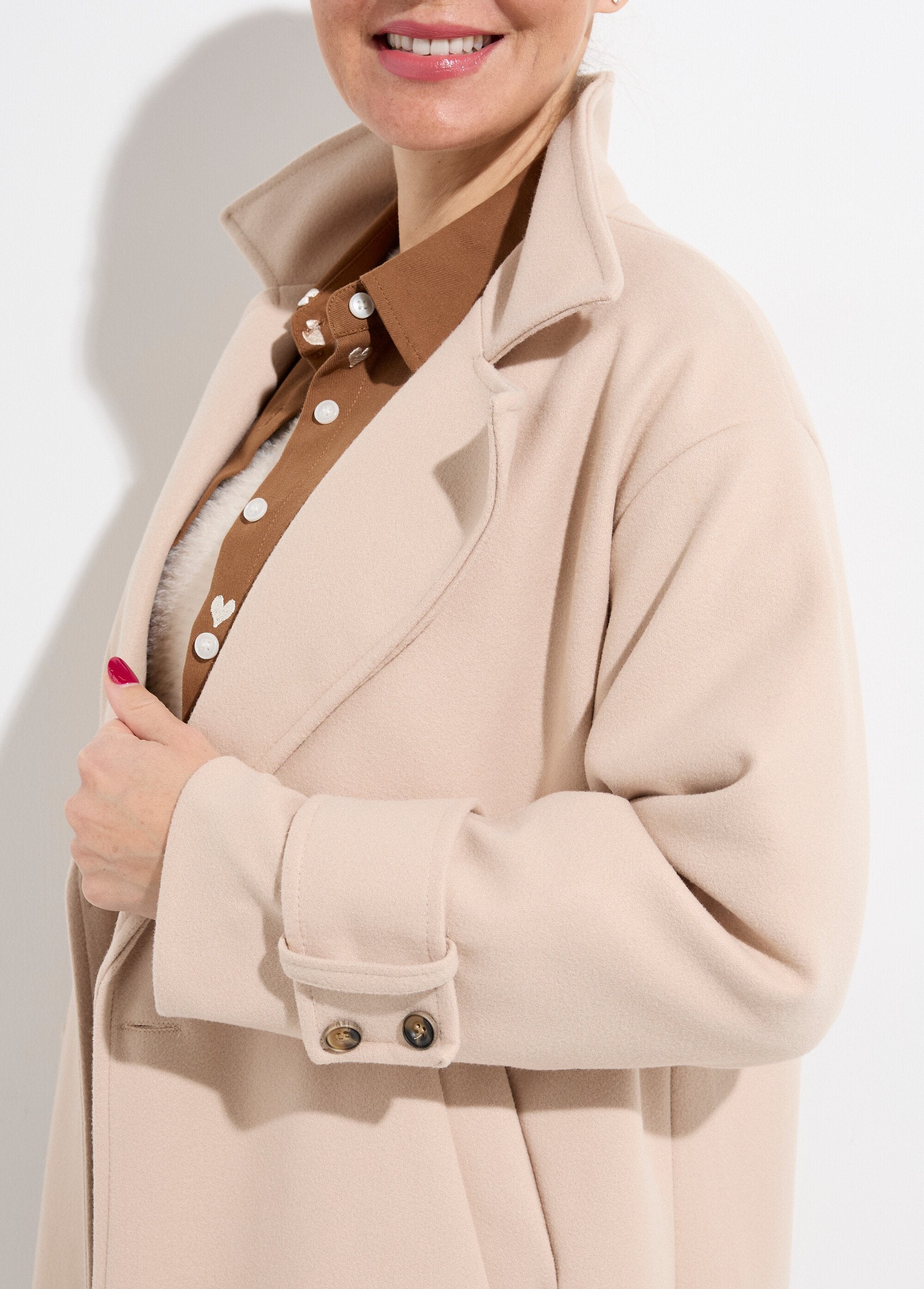 Cappotto_lungo_chic_in_tessuto_di_lana_Beige_DE1_slim