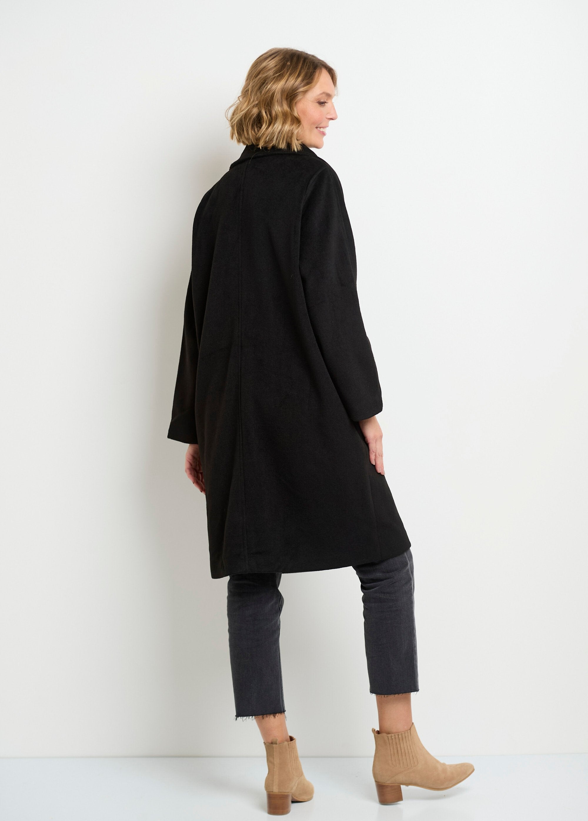 Cappotto_lungo_con_collo_sartoriale_in_lana_Noir_DO1_slim