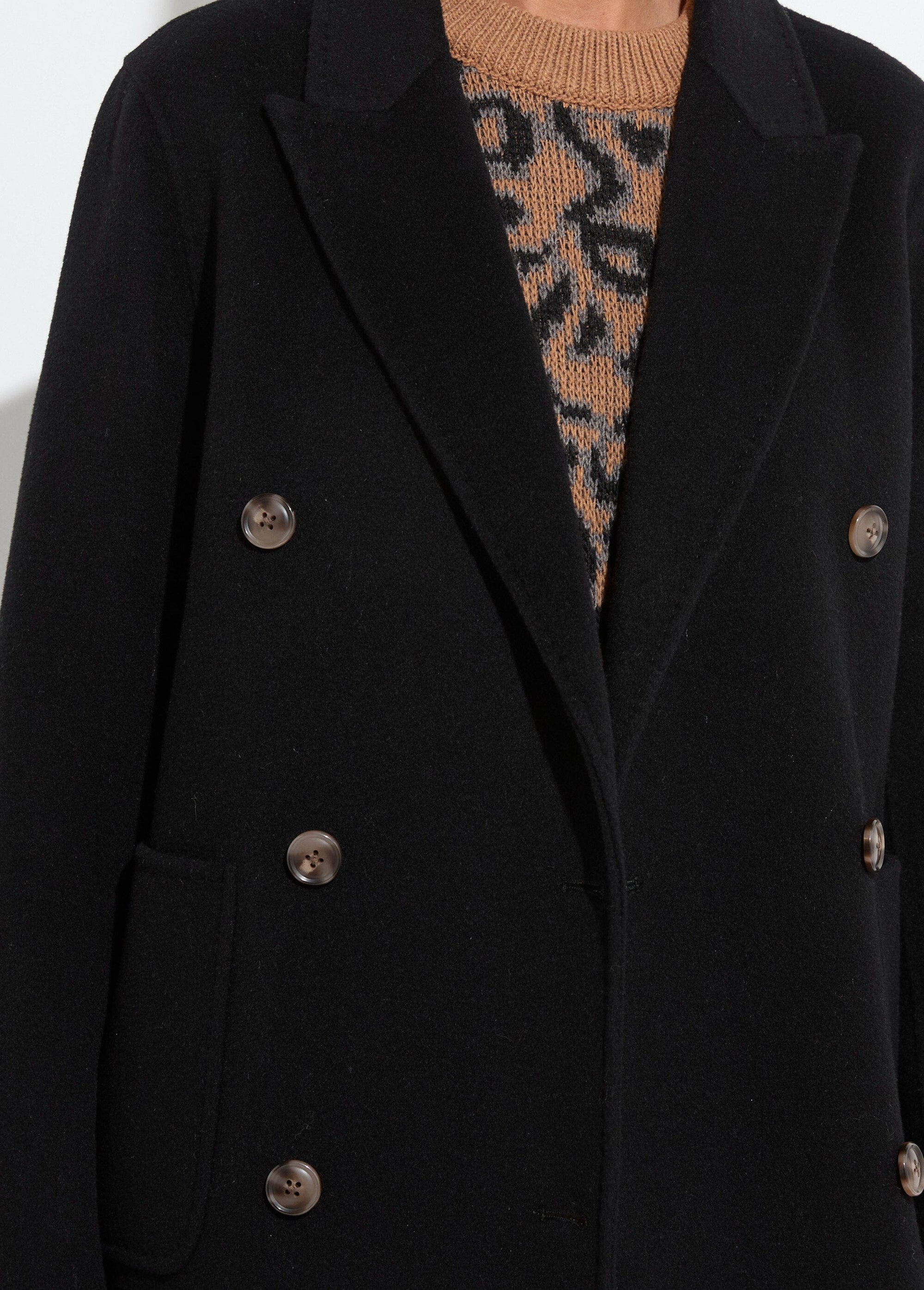 Cappotto_lungo_in_lana_con_collo_sartoriale_Noir_DE1_slim
