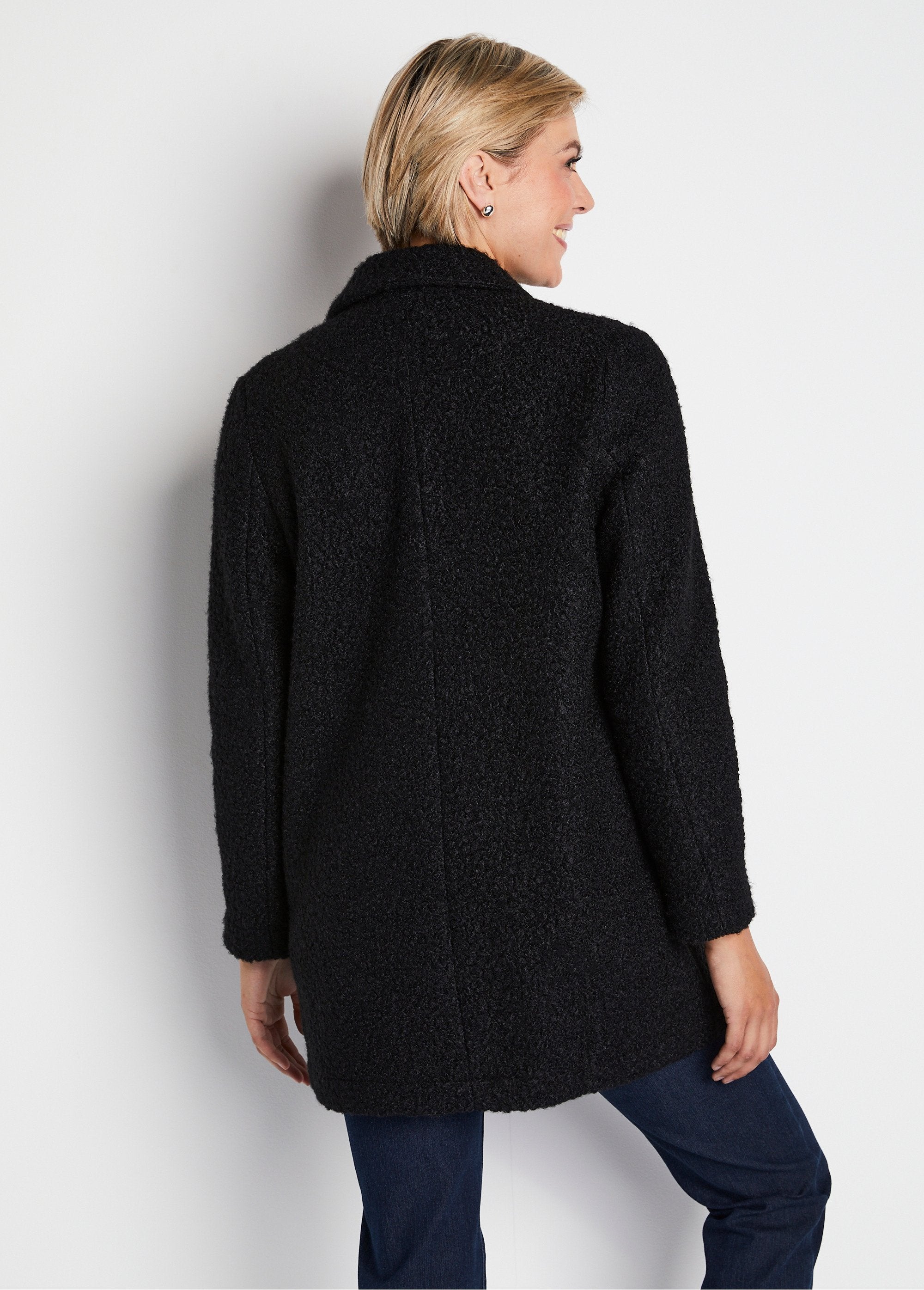 Cappotto_bouclette_abbottonato_di_media_lunghezza_Nero_DO1_slim