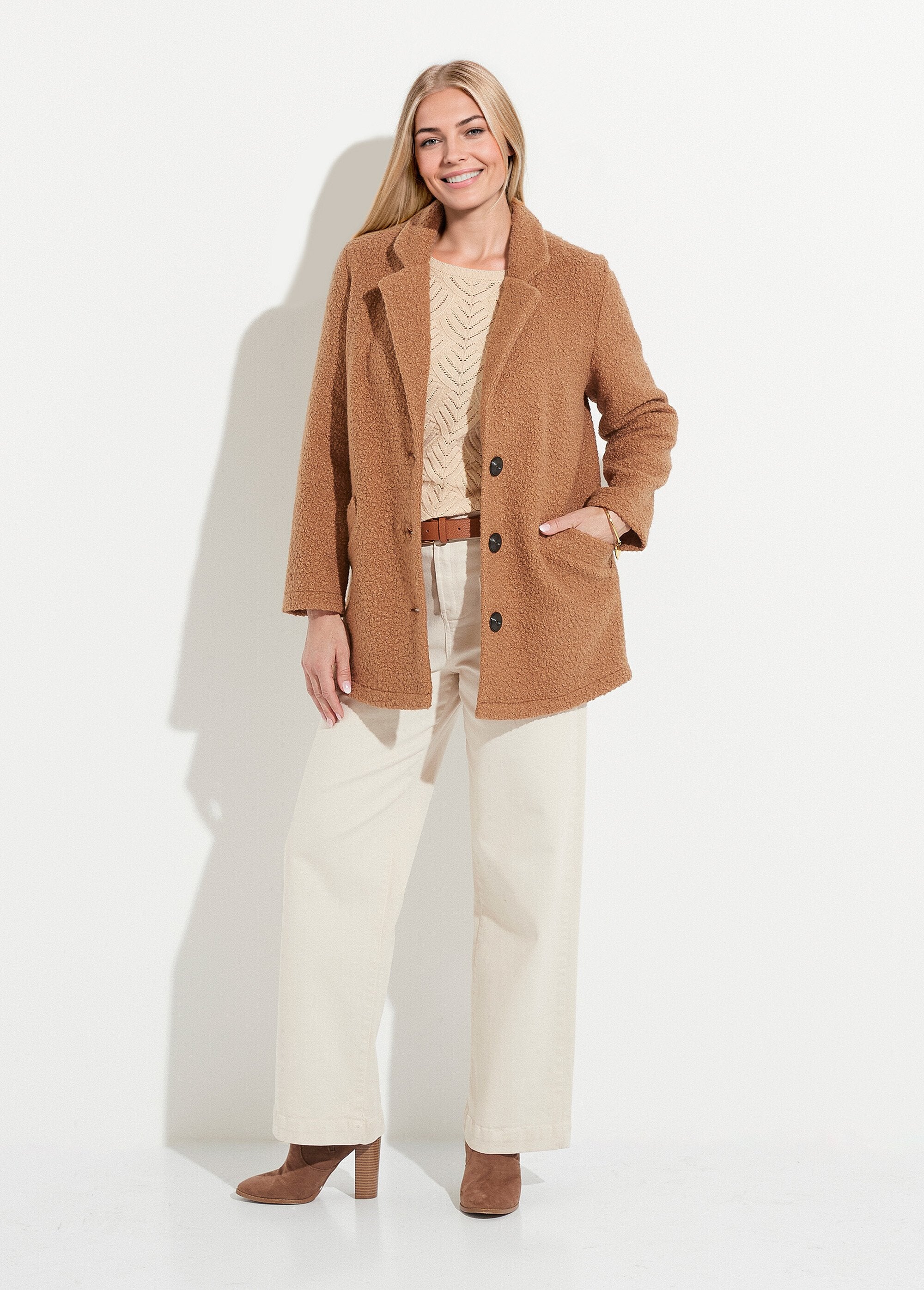 Cappotto_bouclette_abbottonato_di_media_lunghezza_Camel_SF1_slim