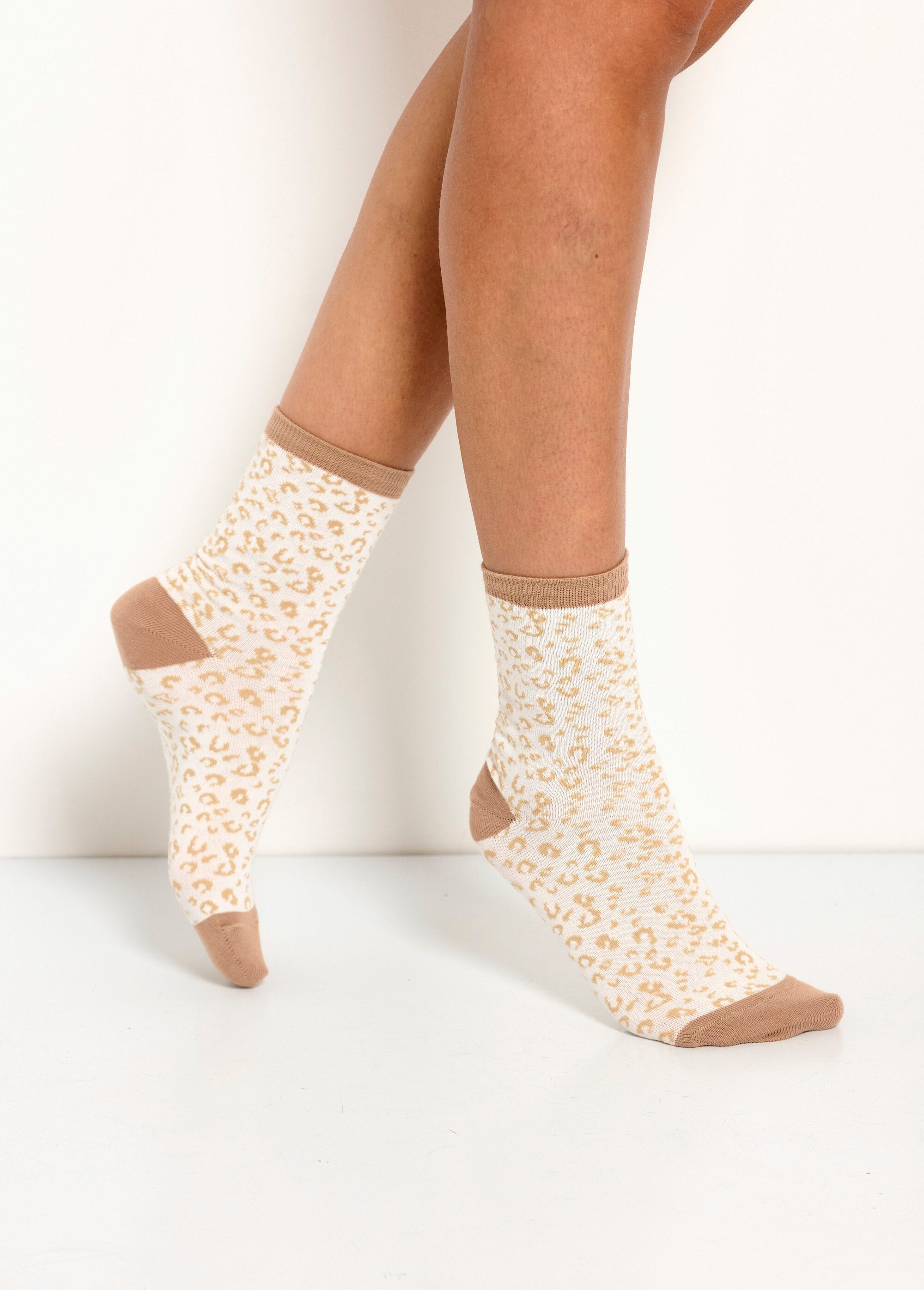 Calze_al_ginocchio_con_stampa_leopardata_-_confezione_da_3_paia_Ivoire_lot3_FA1_slim