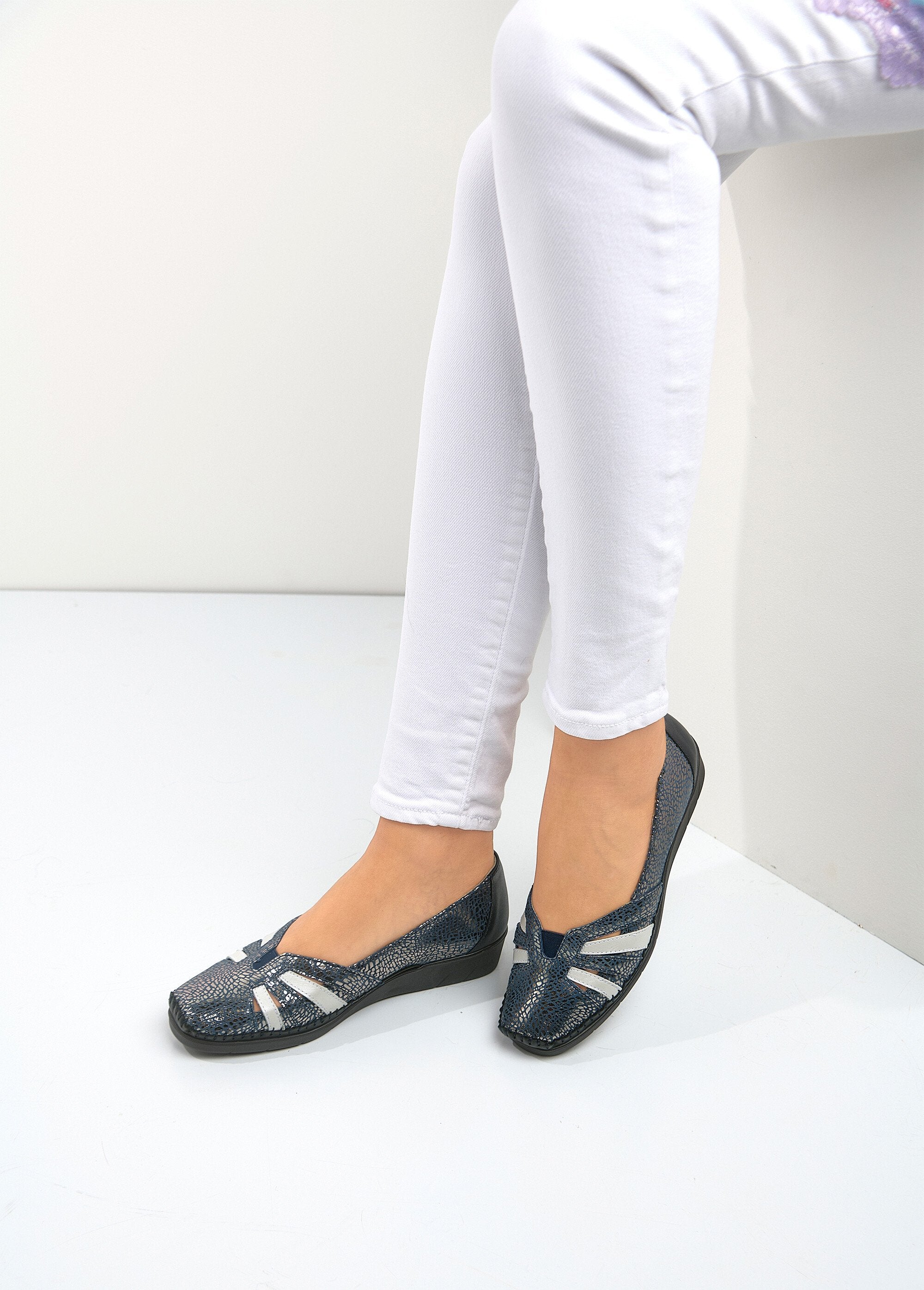 Mocassini_con_zeppa_in_pelle_dalla_larghezza_confortevole_Marine_SF1_slim