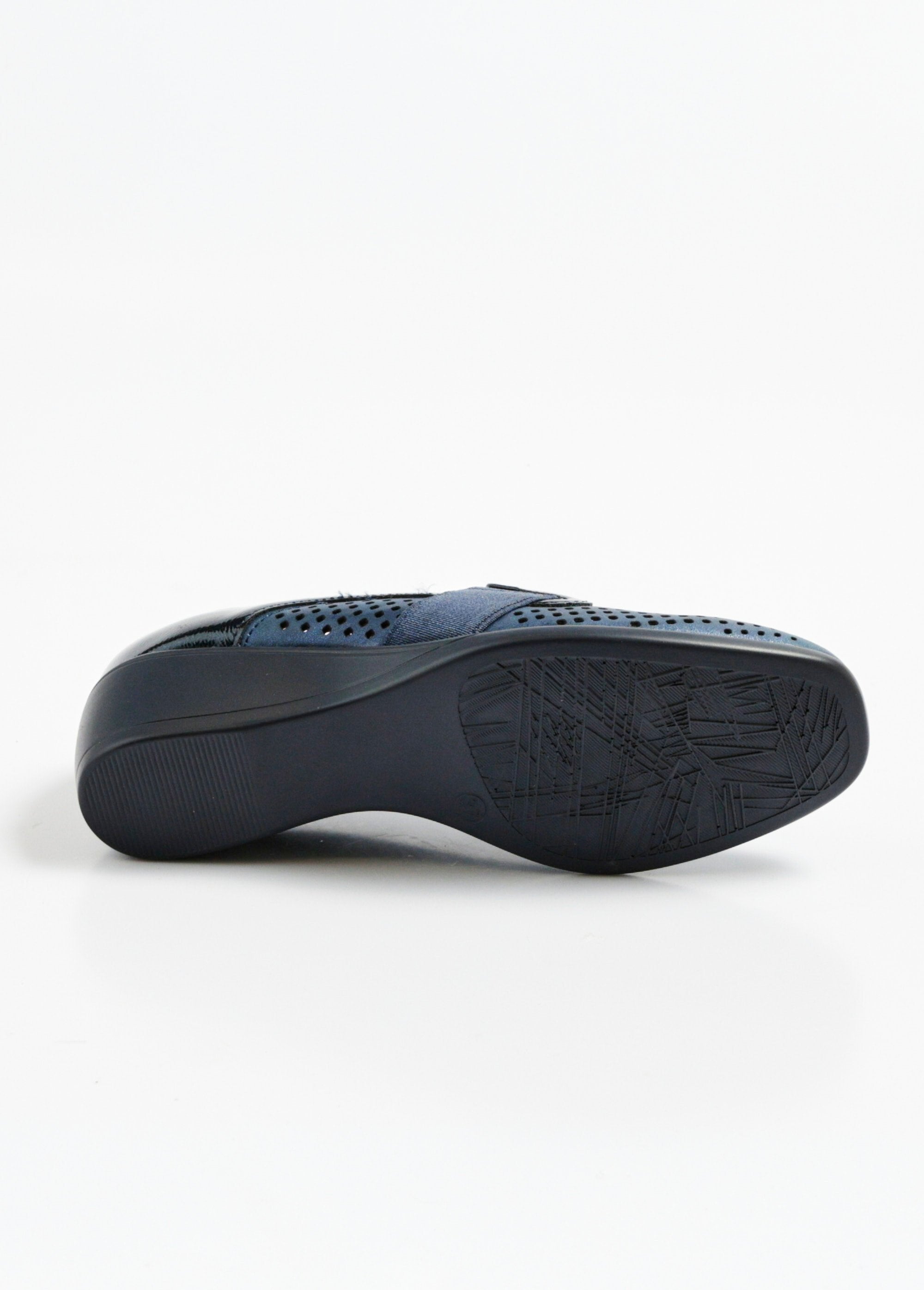 Mocassini_traforati_con_dettagli_fantasia_Bleu_UN1_slim