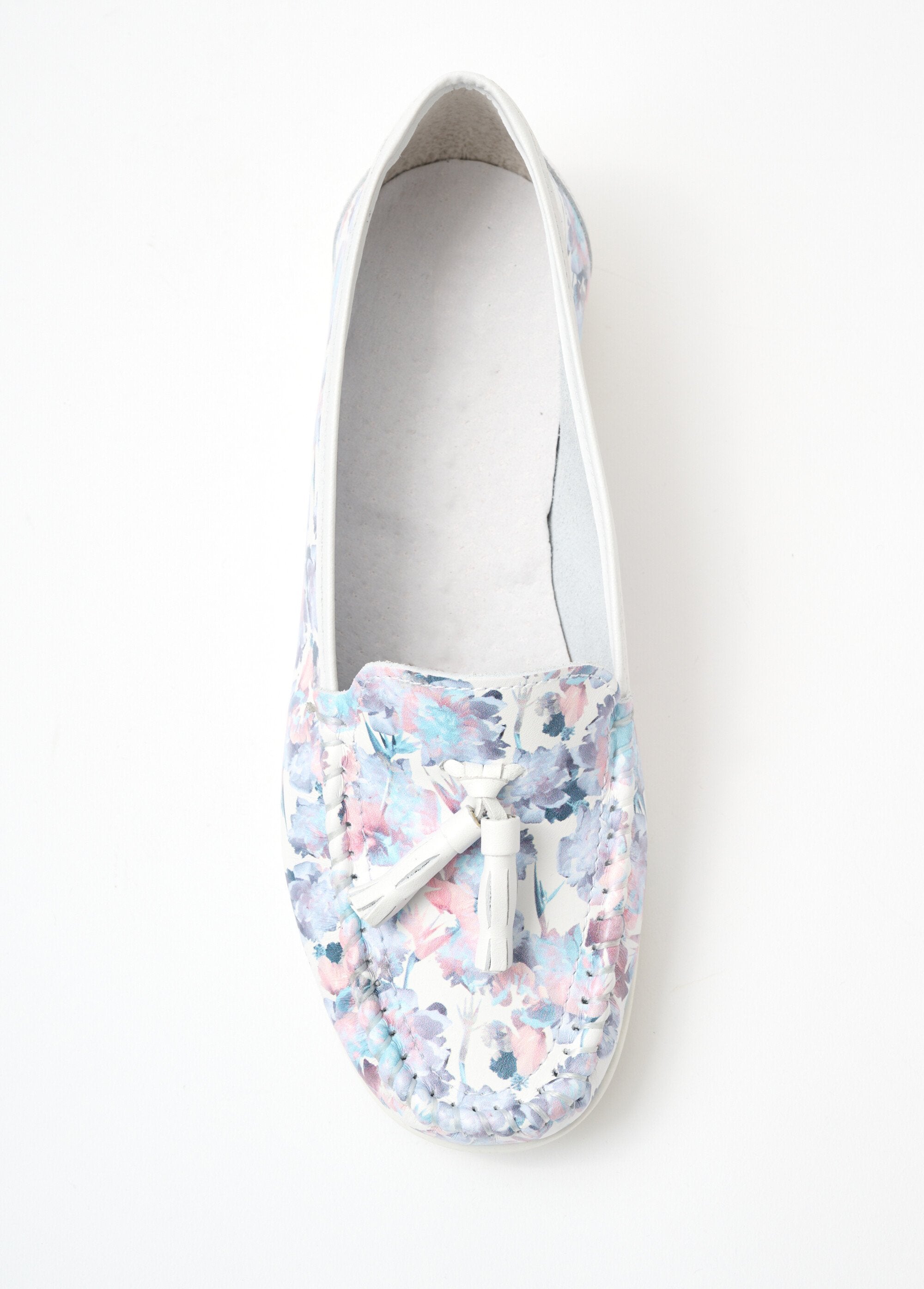 Mocassini_in_pelle_con_nappe_di_larghezza_confortevole_Fantasia_OV1_slim