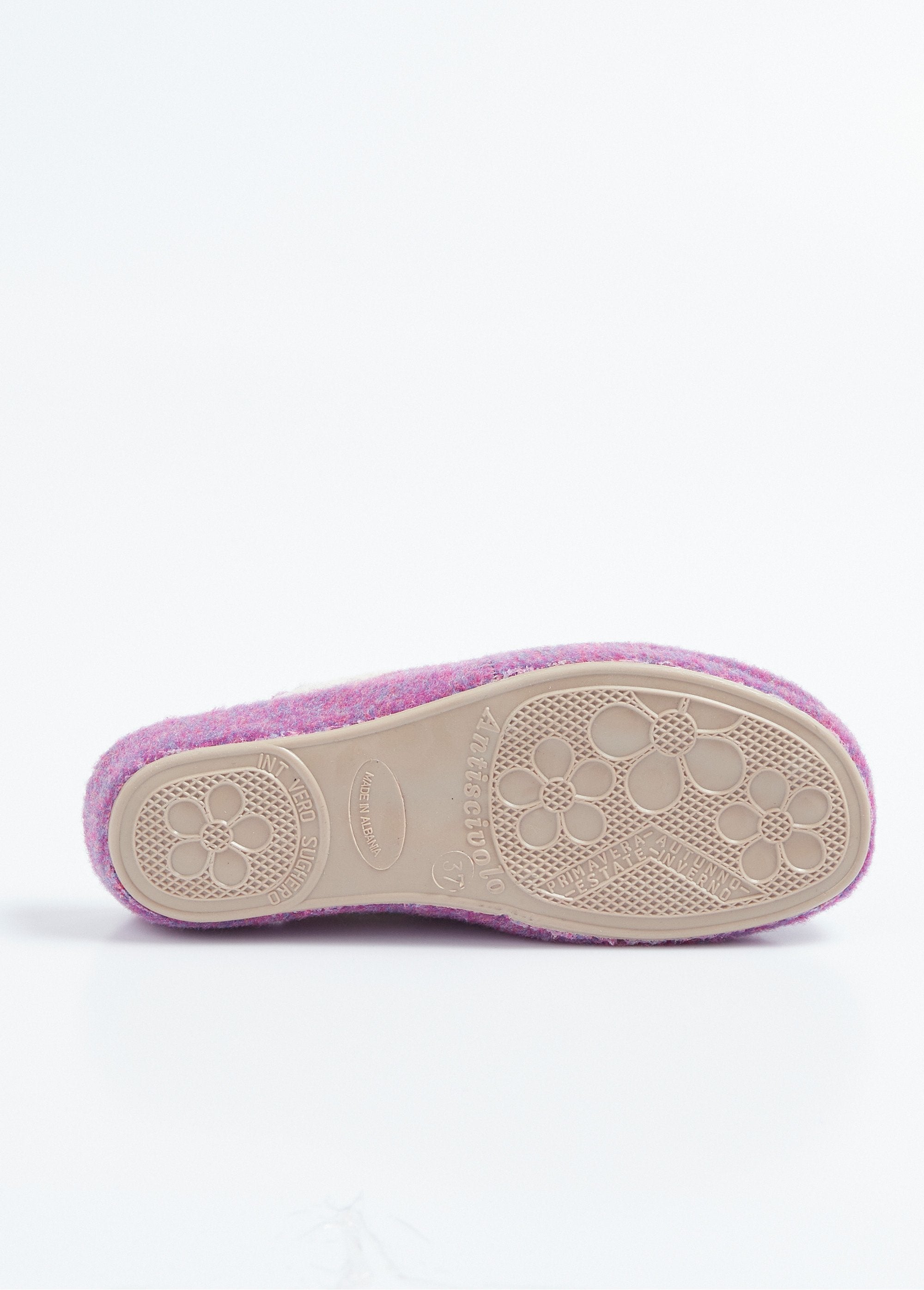 Muli_in_feltro_con_applicazioni_floreali_Parme_UN1_slim