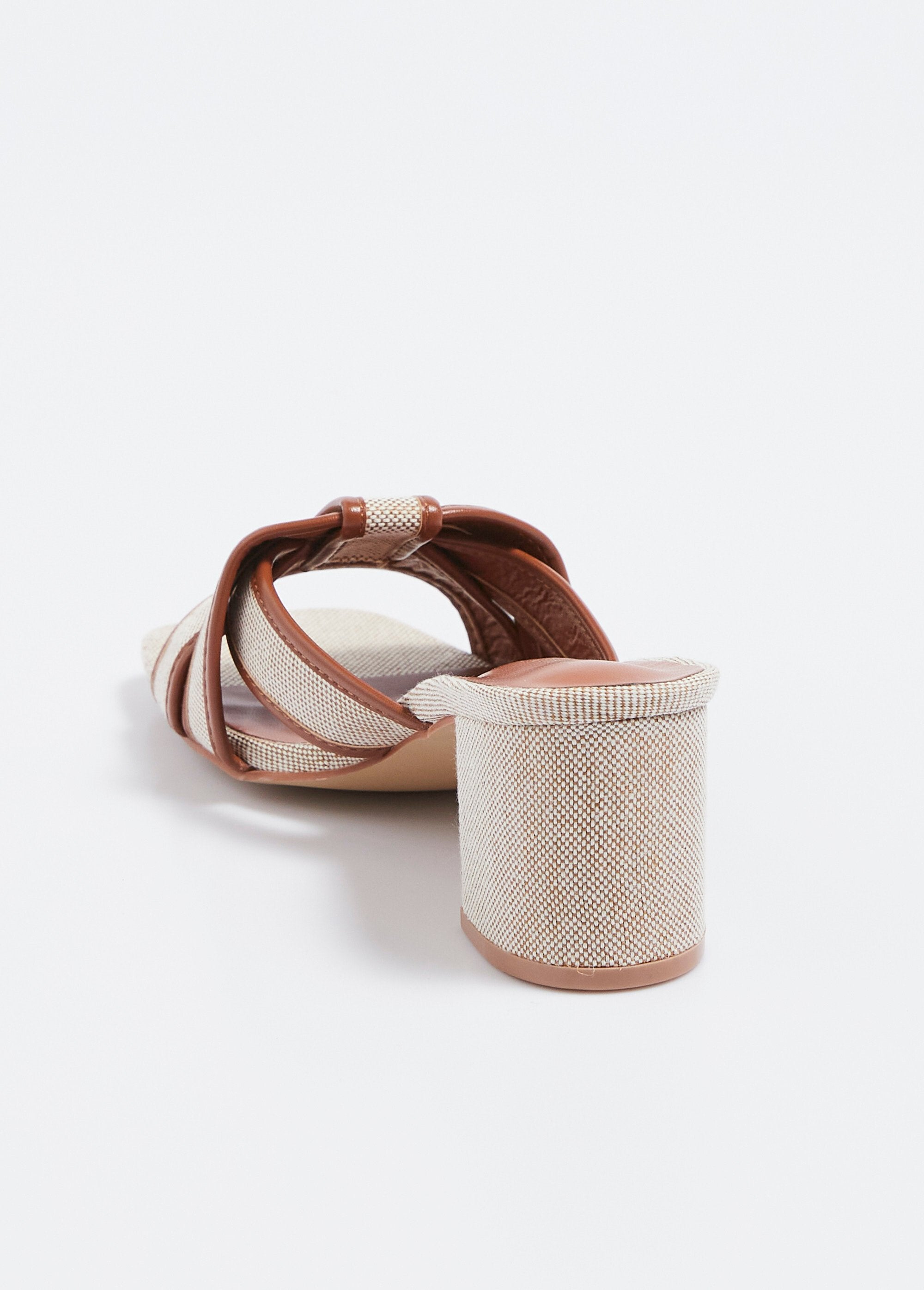 Mules_con_tacco_in_tessuto,_effetto_grafico_Camel_DO1_slim