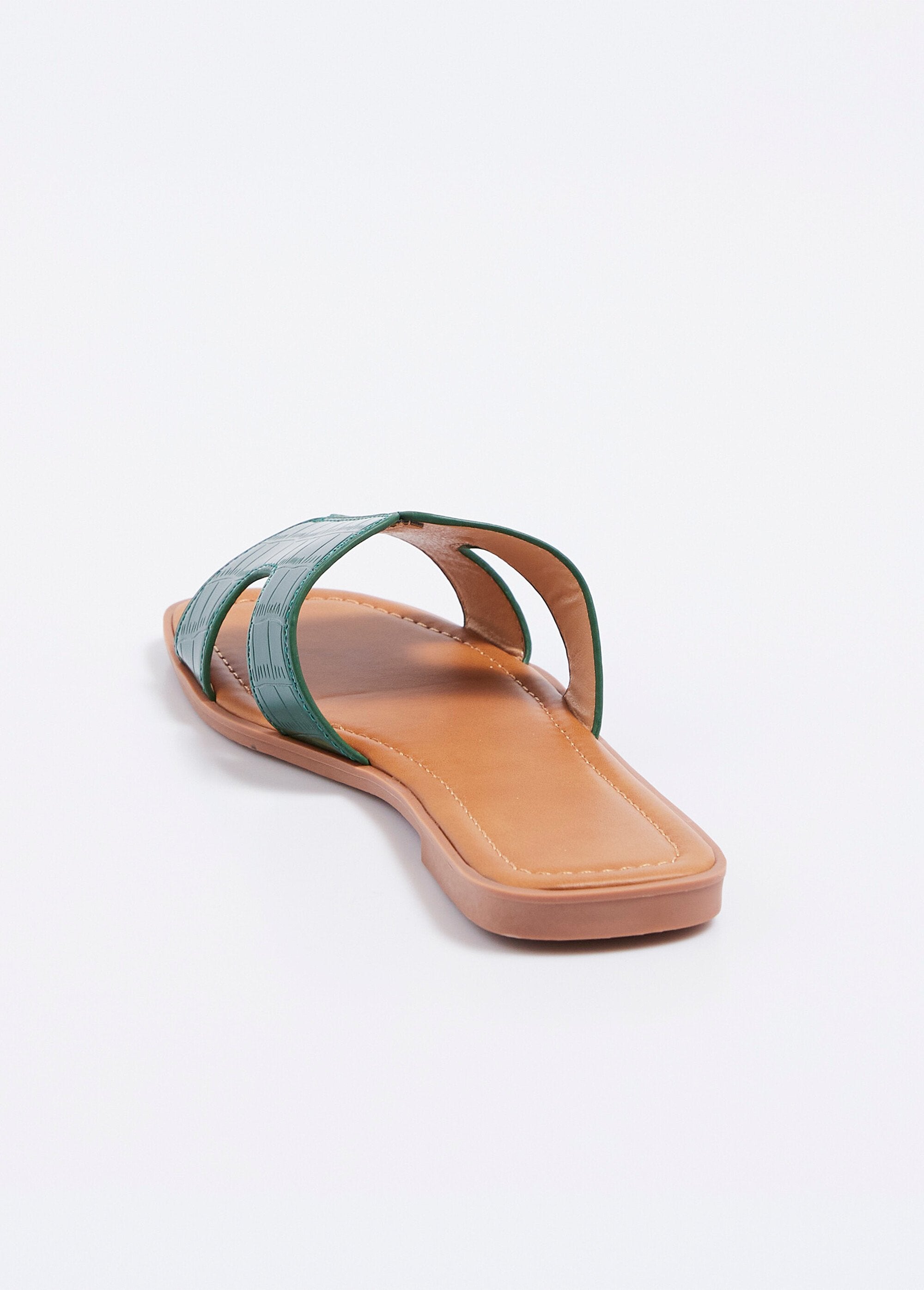 Mules_piatte_in_vernice,_finta_pelle_di_coccodrillo_Vernis_vert_DO1_slim