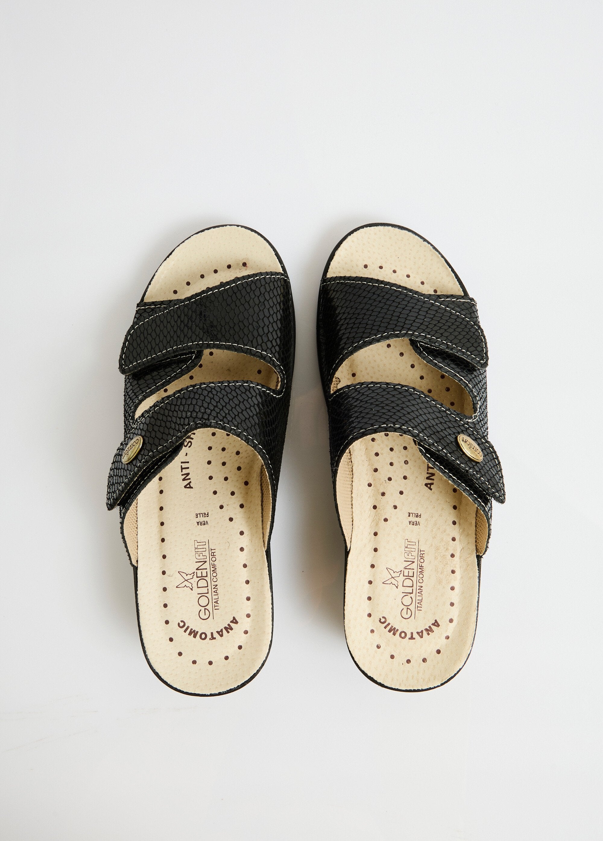 Muli_larghi_in_pelle_con_velcro_NERO_OV1_slim