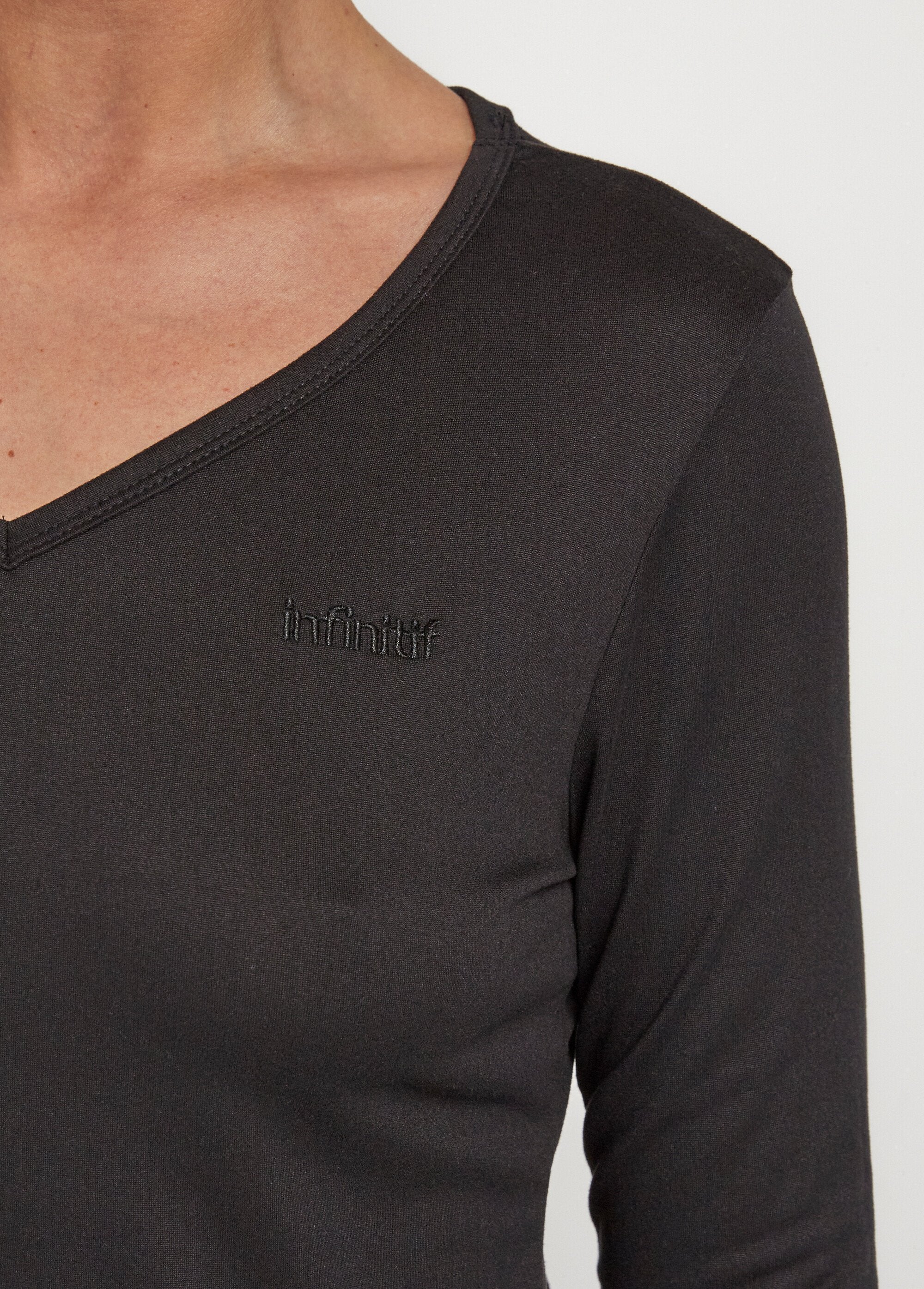 Pigiama_a_maniche_lunghe_con_fondo_stampato_Noir_DE1_slim