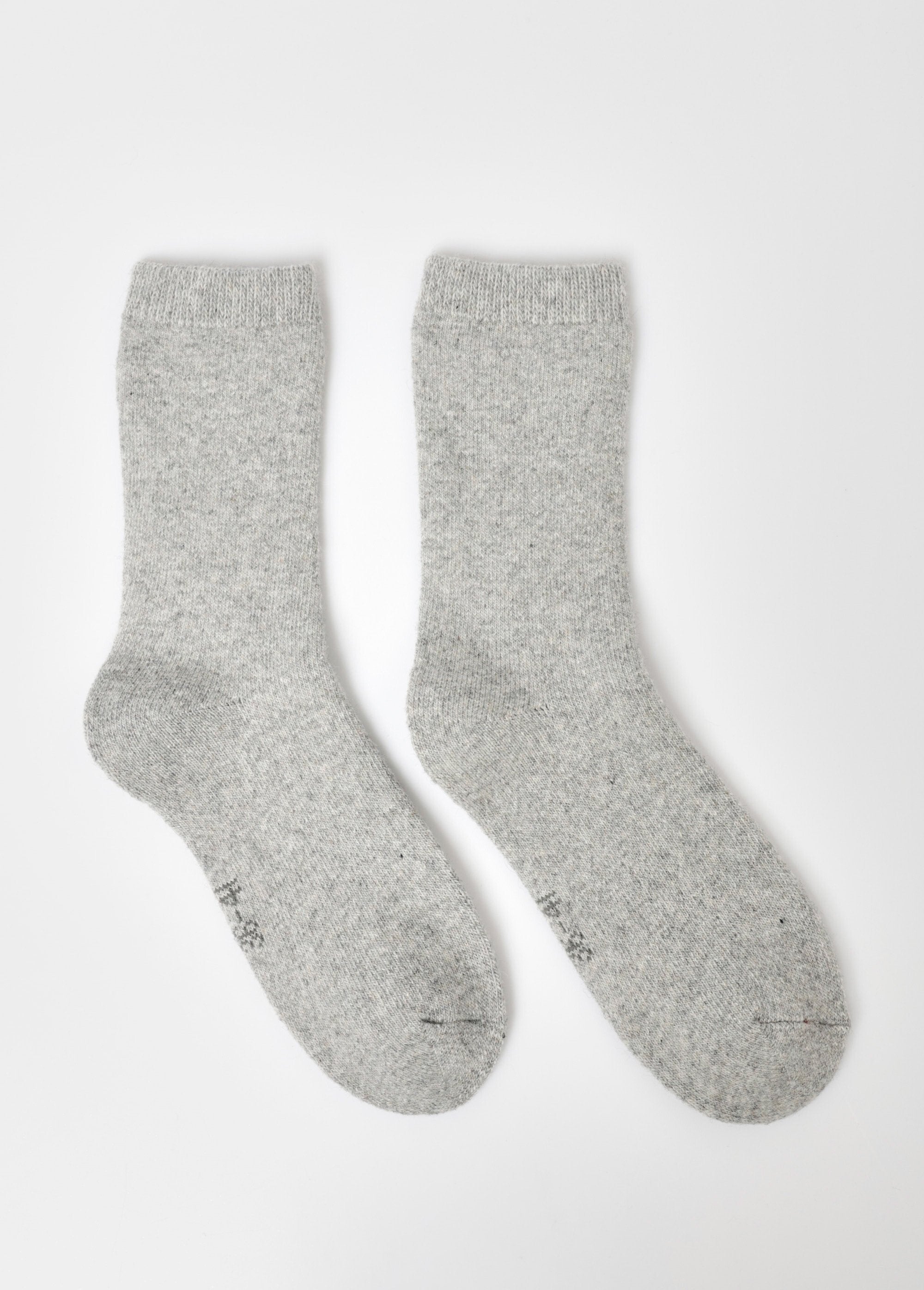 Un_paio_di_calzini_di_lana_caldi_Gris_clair_FA1_slim