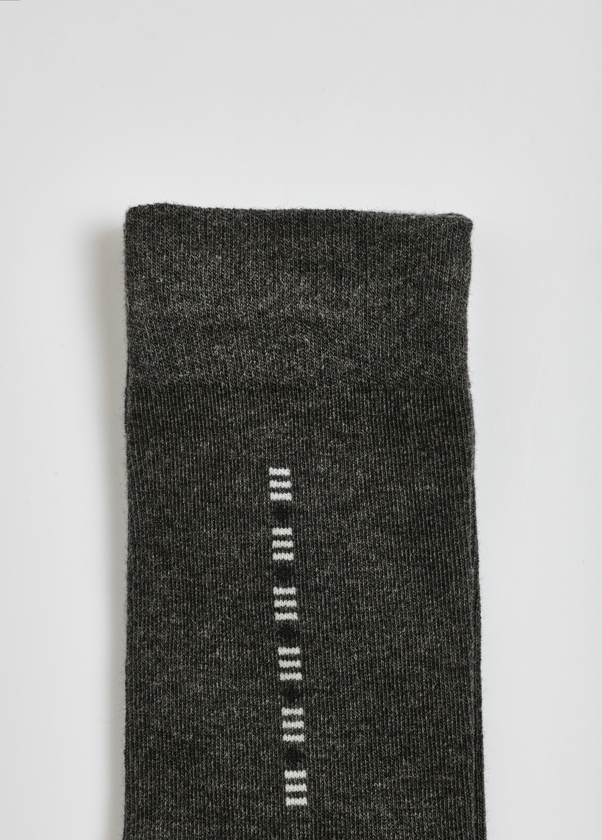 Un_paio_di_calzini_piccoli_a_fantasia_Assortis_noir_DE4_slim