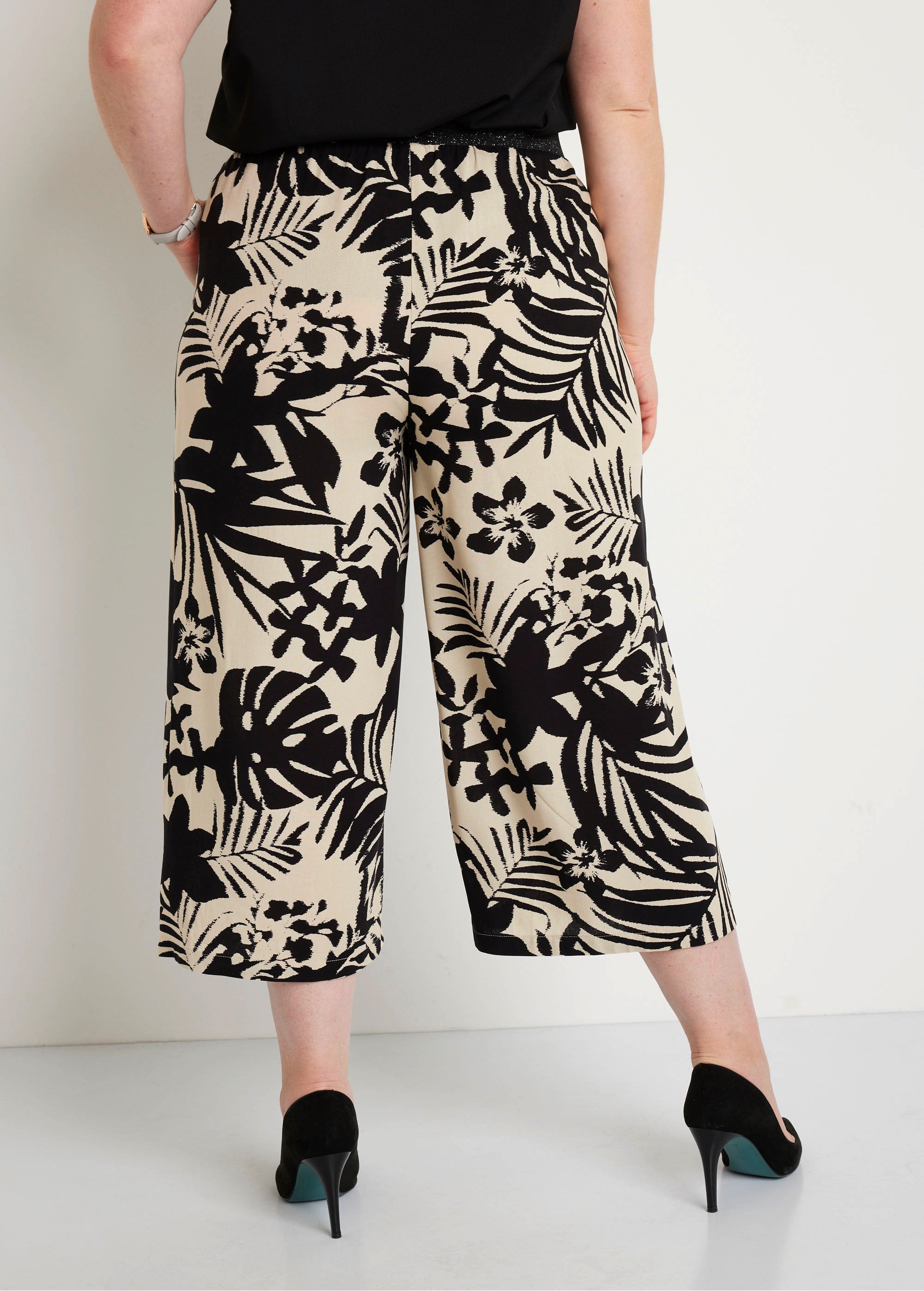 Pantaloni_a_gamba_larga_con_elastico_in_vita_Nero_e_beige_DO1_curvy