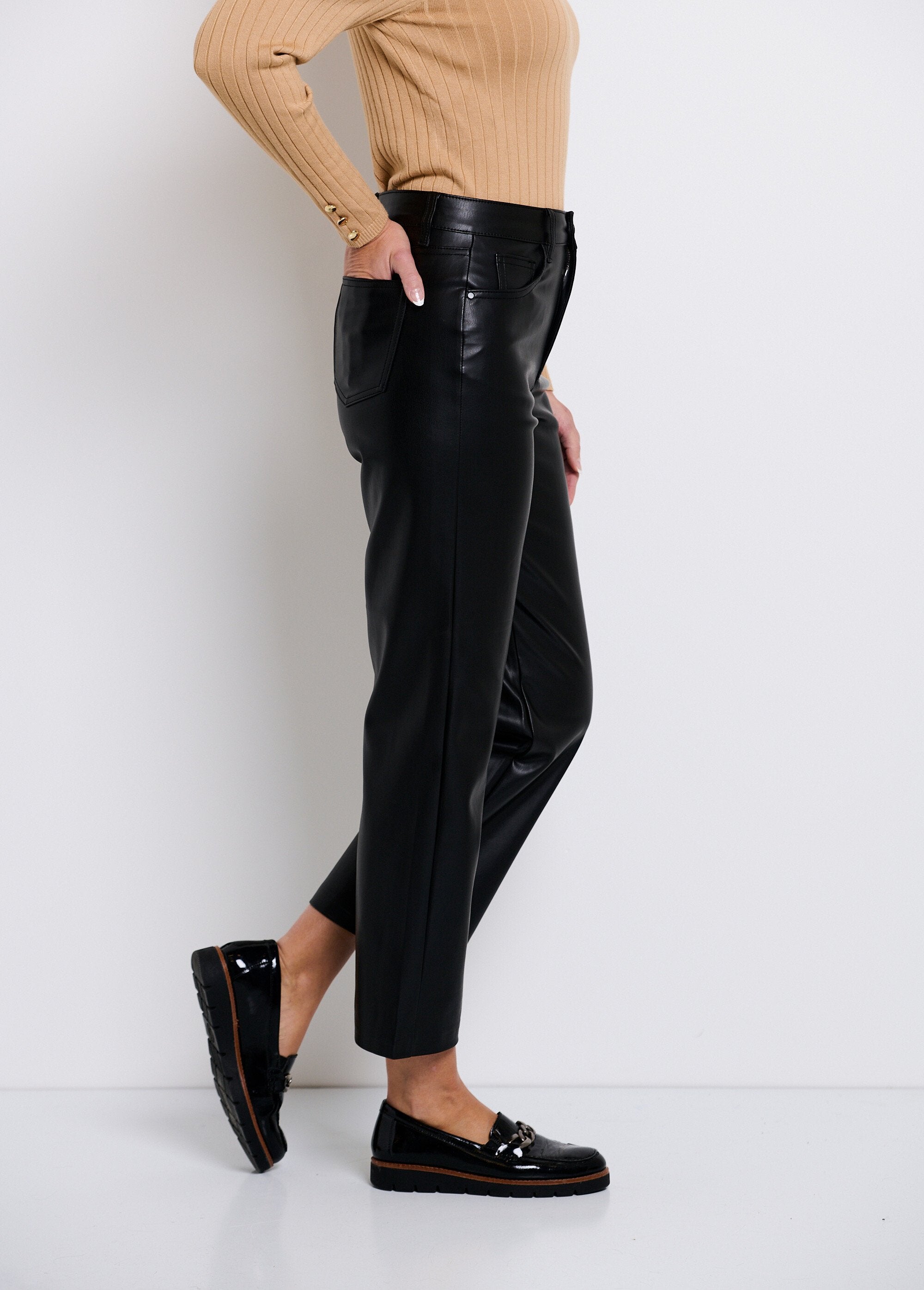 Pantaloni_5_tasche_7/8_in_ecopelle_Noir_DR1_slim