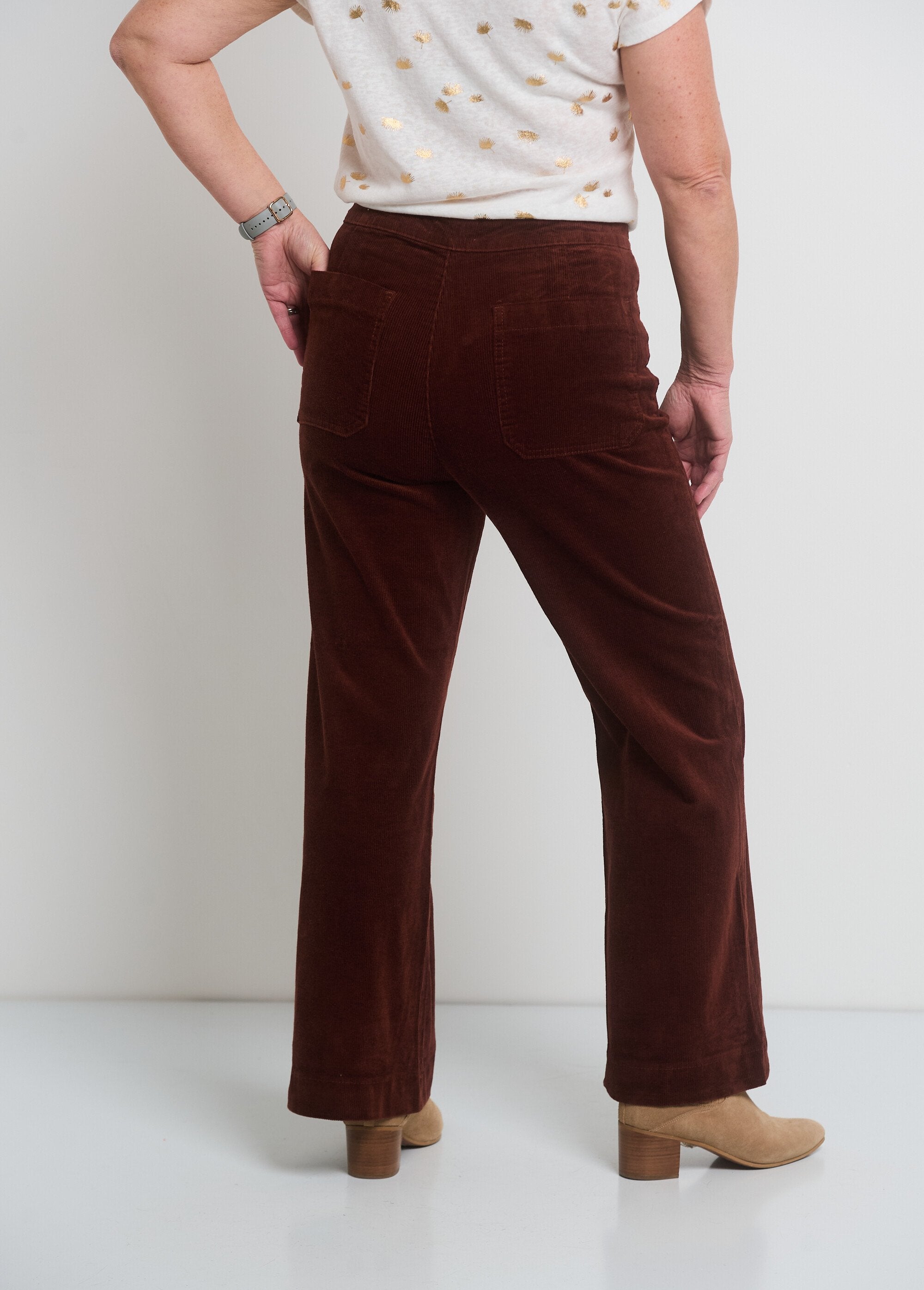 Pantaloni_svasati_in_velluto_Marron_DO1_slim