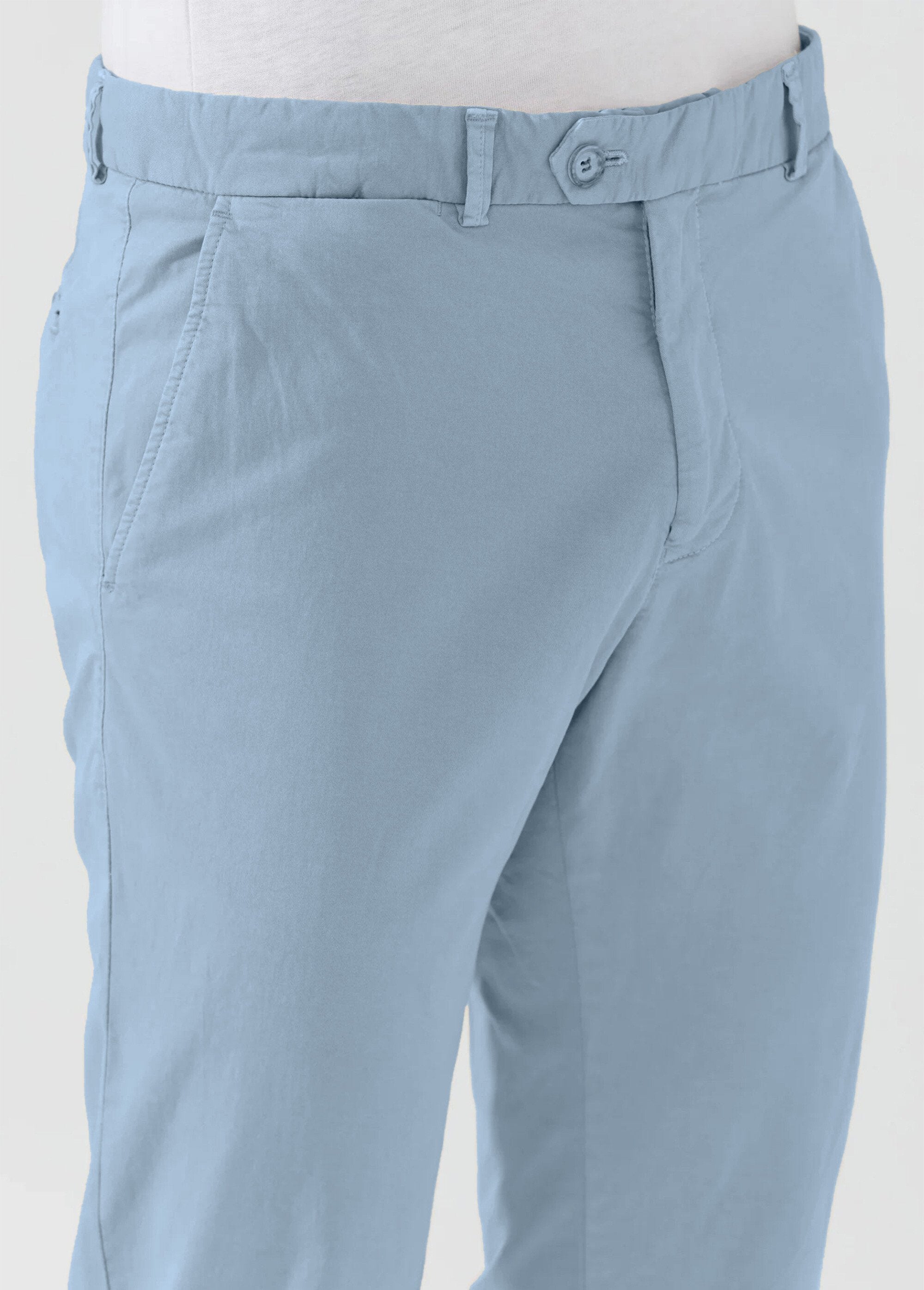 Pantaloni_chino_in_tela_con_tasche_italiane_Bleu_clair_DE1_slim