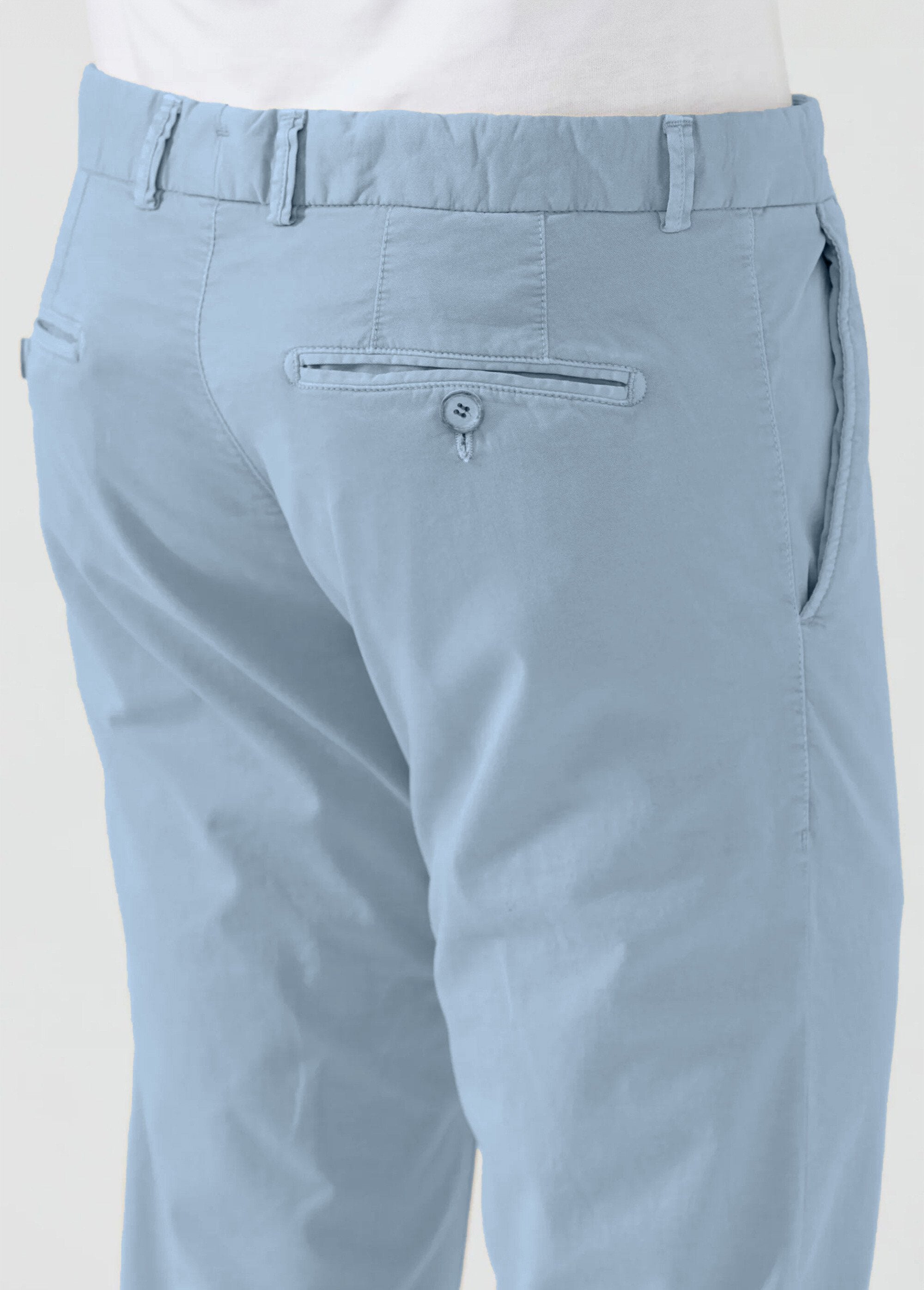 Pantaloni_chino_in_tela_con_tasche_italiane_Bleu_clair_DO1_slim