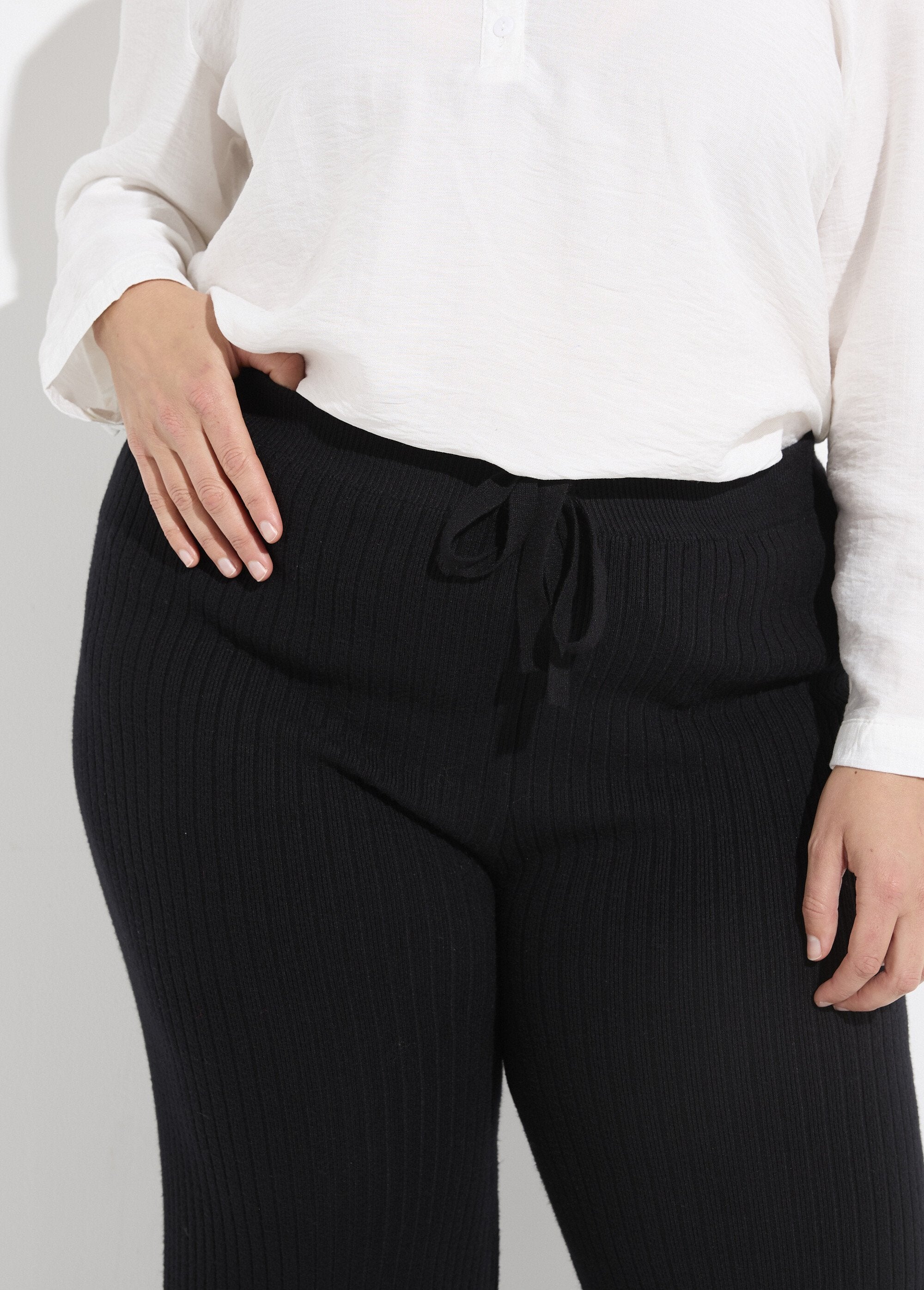 Pantalon_confort_en_maille,_coupe_large_Noir_DE1_curvy