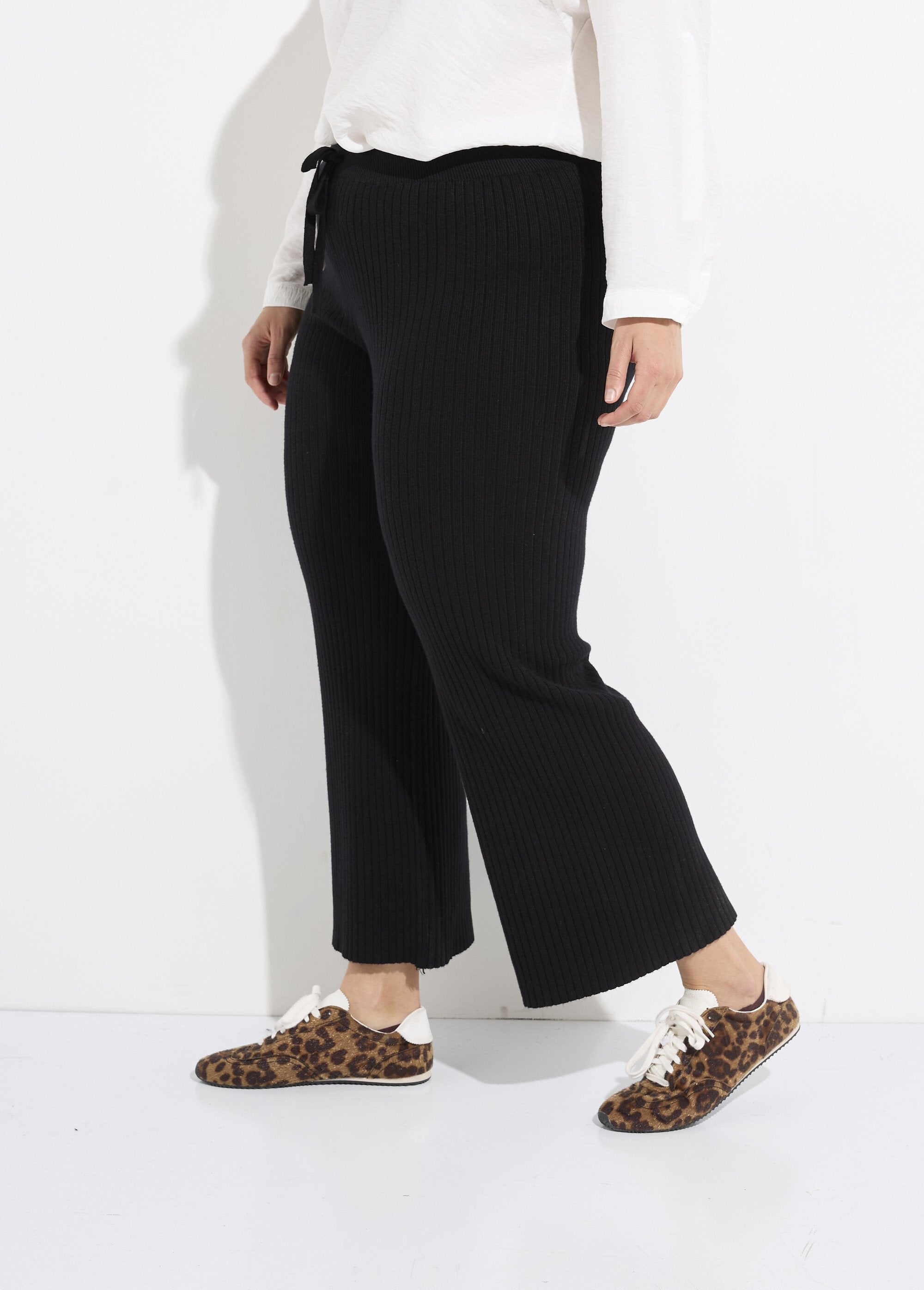 Pantalon_confort_en_maille,_coupe_large_Noir_DR1_curvy