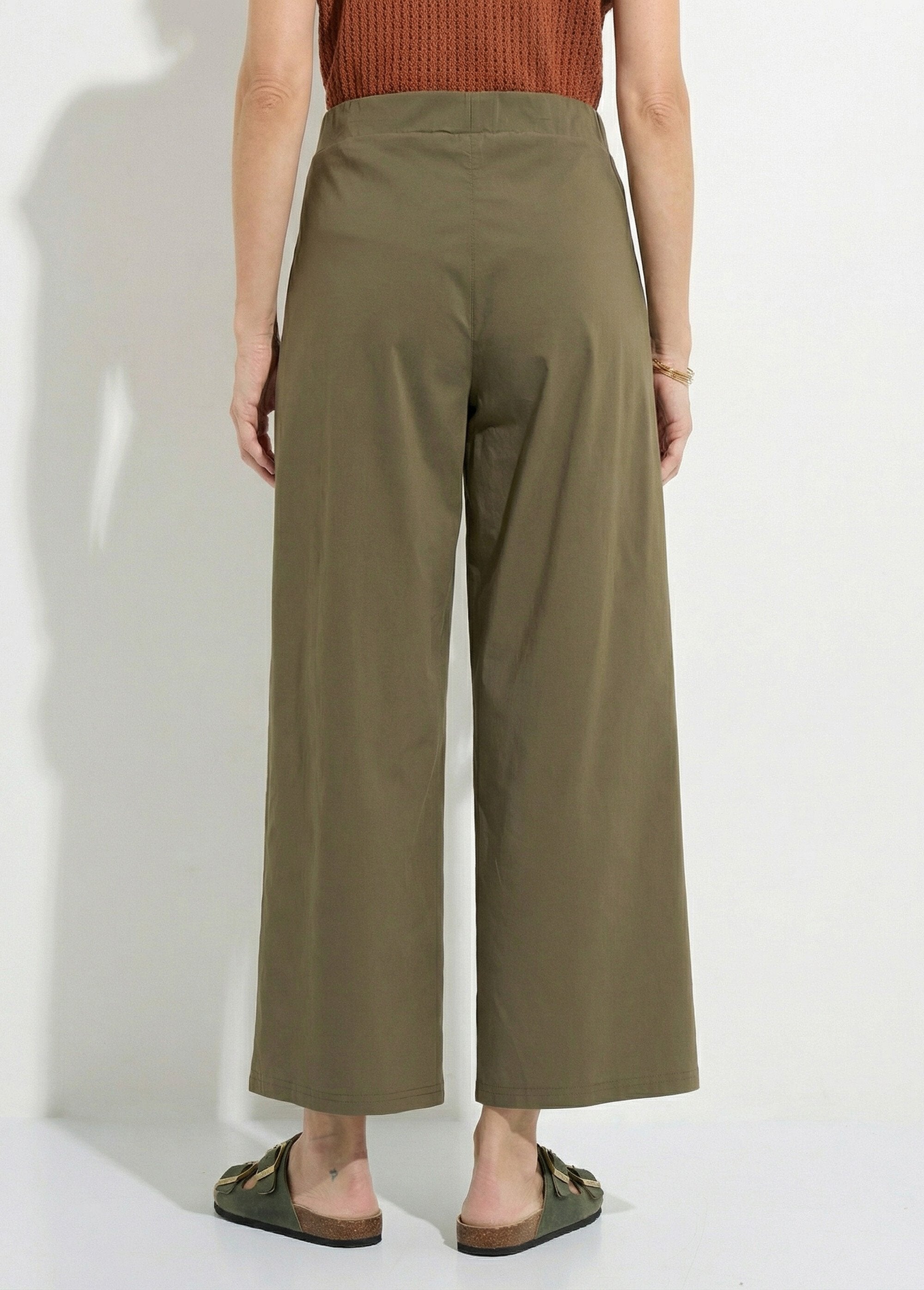 Pantaloni_a_gamba_dritta_con_pinces_ed_elastico_in_vita_Kaki_DO1_slim
