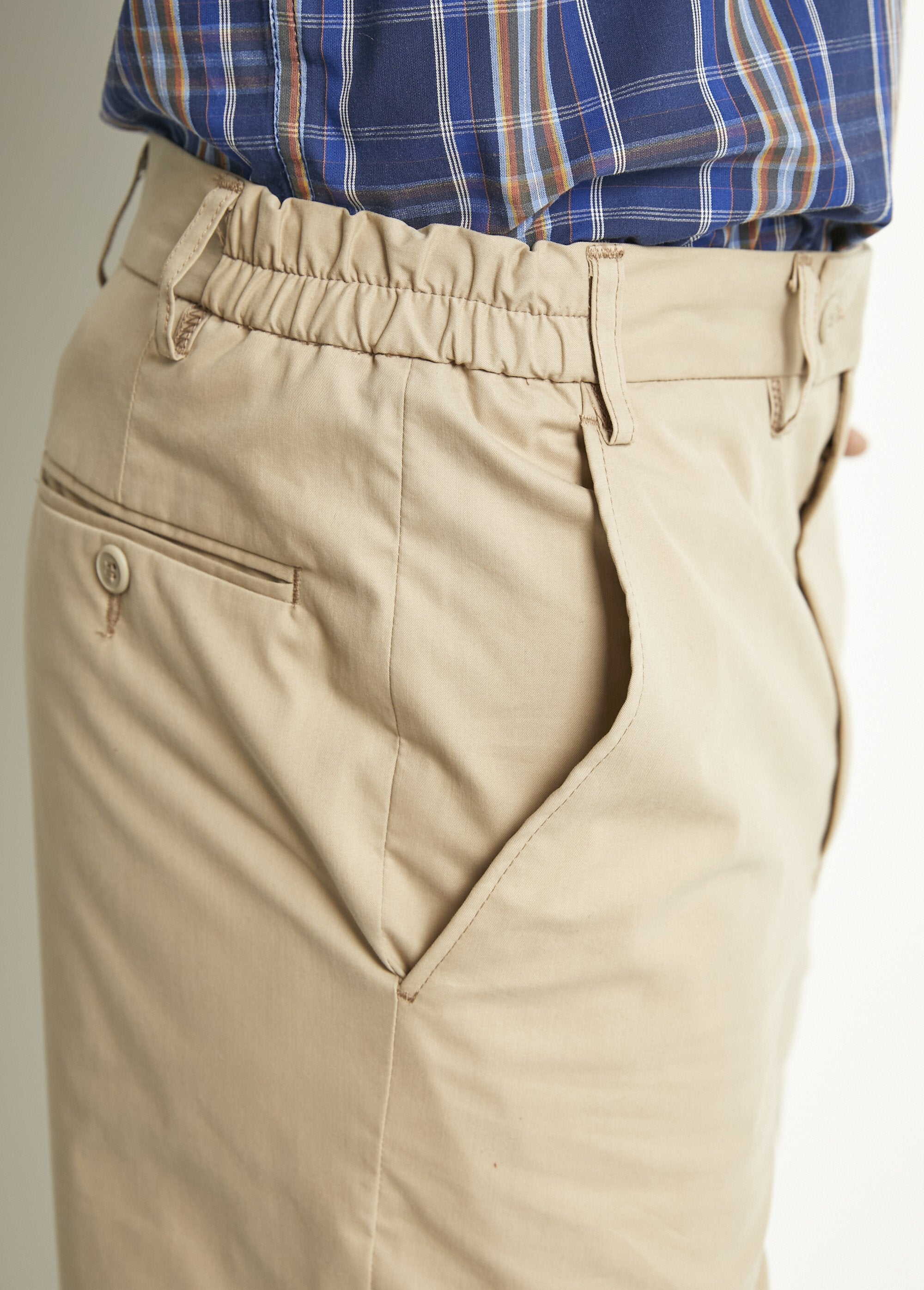 Pantaloni_a_gamba_dritta_con_elastico_in_vita_per_il_massimo_comfort_Beige_DE1_slim