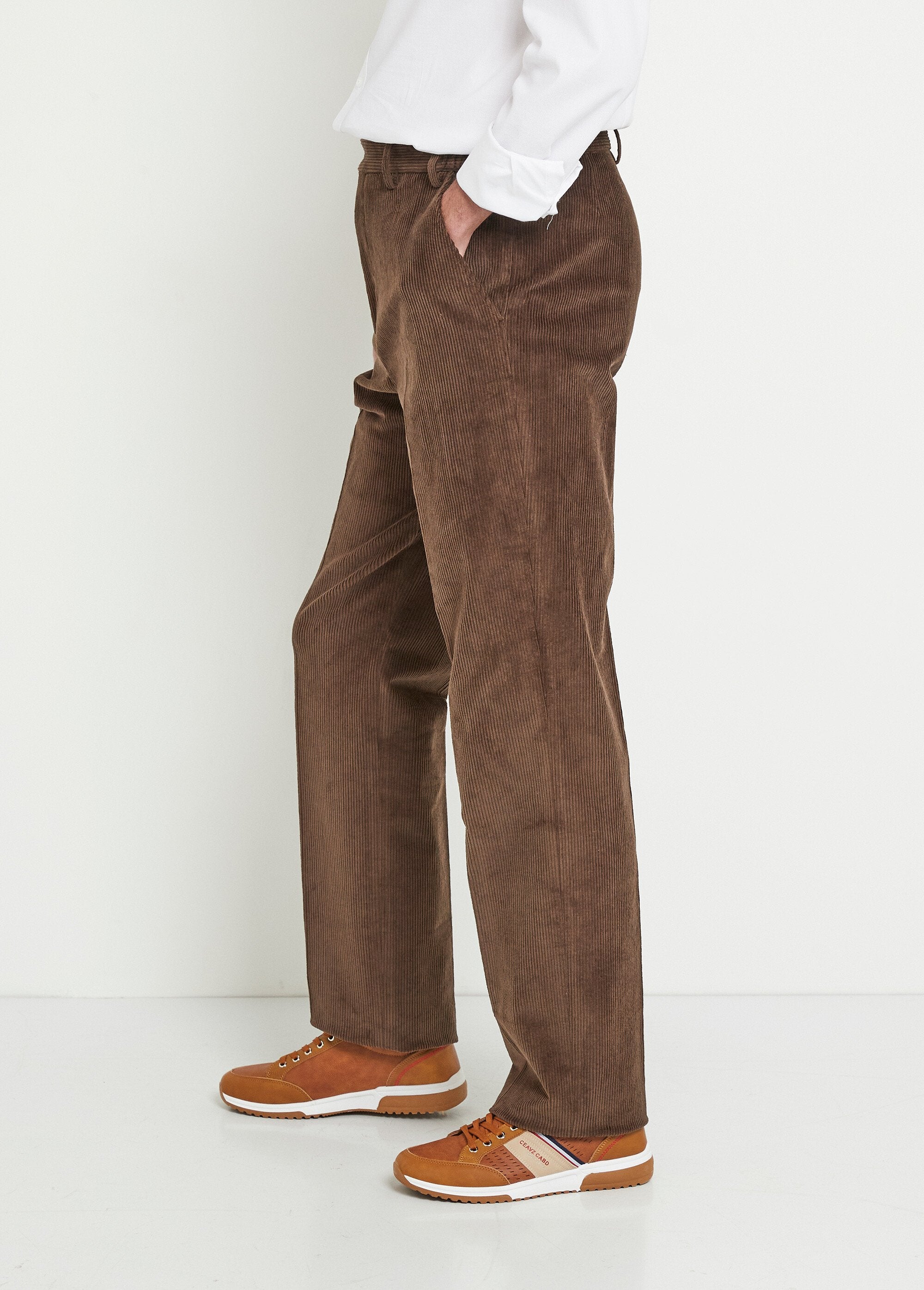 Pantaloni_a_gamba_dritta_con_elastico_in_vita_per_il_massimo_comfort_Velours_marron_GA1_slim