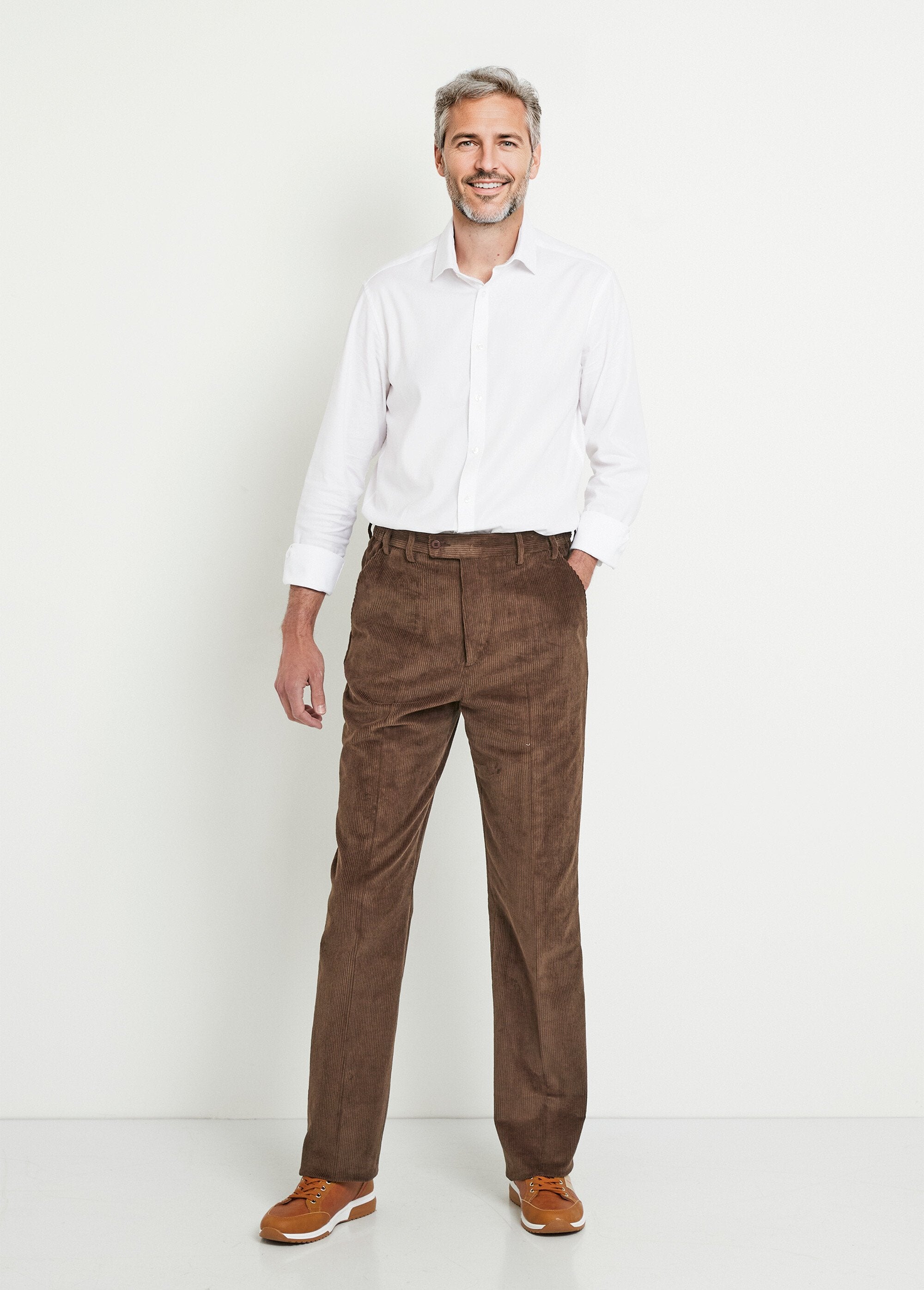 Pantaloni_a_gamba_dritta_con_elastico_in_vita_per_il_massimo_comfort_Velours_marron_SF1_slim