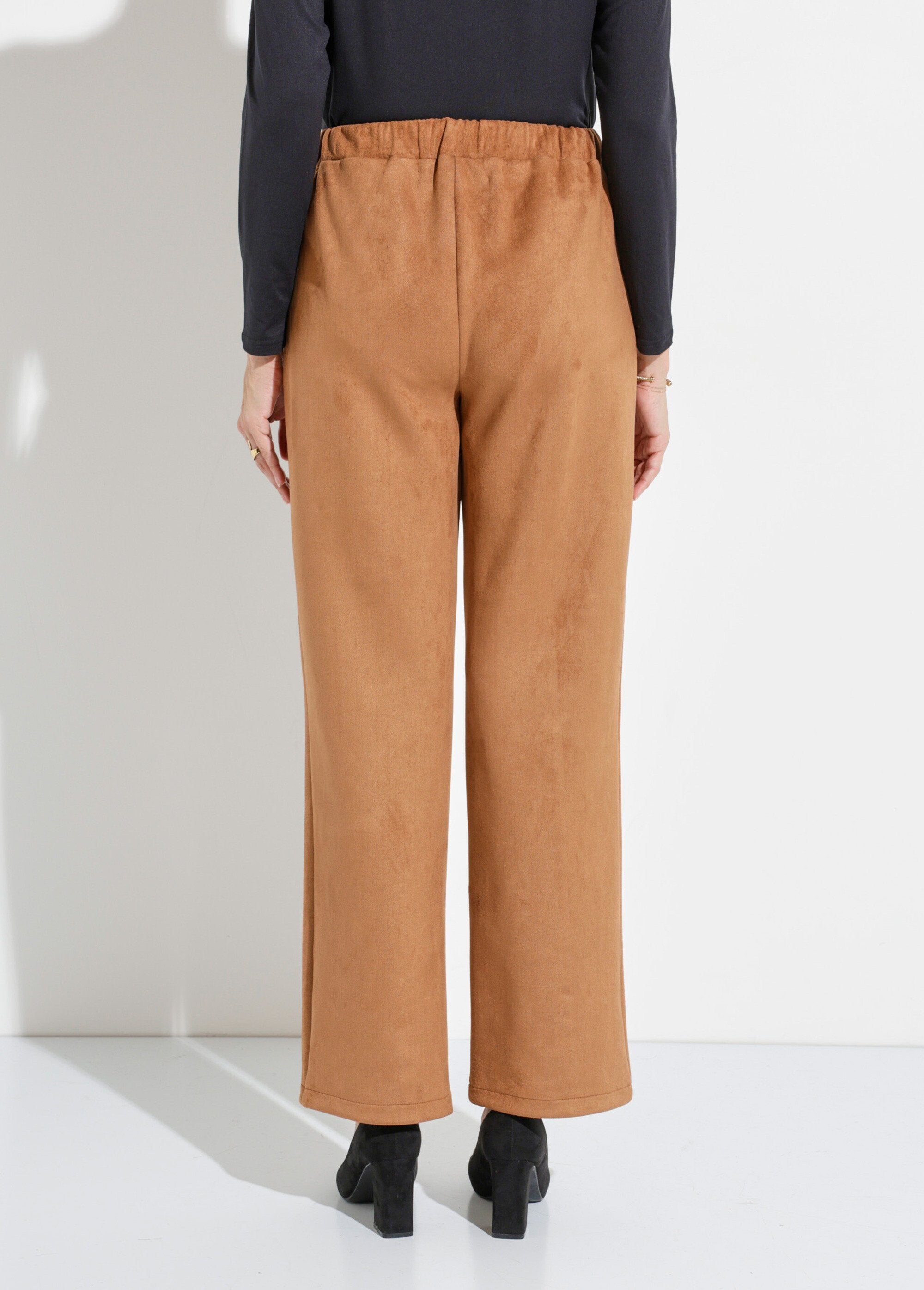 Pantaloni_a_gamba_dritta_con_elastico_in_vita_in_tessuto_scamosciato_Camel_DO1_slim