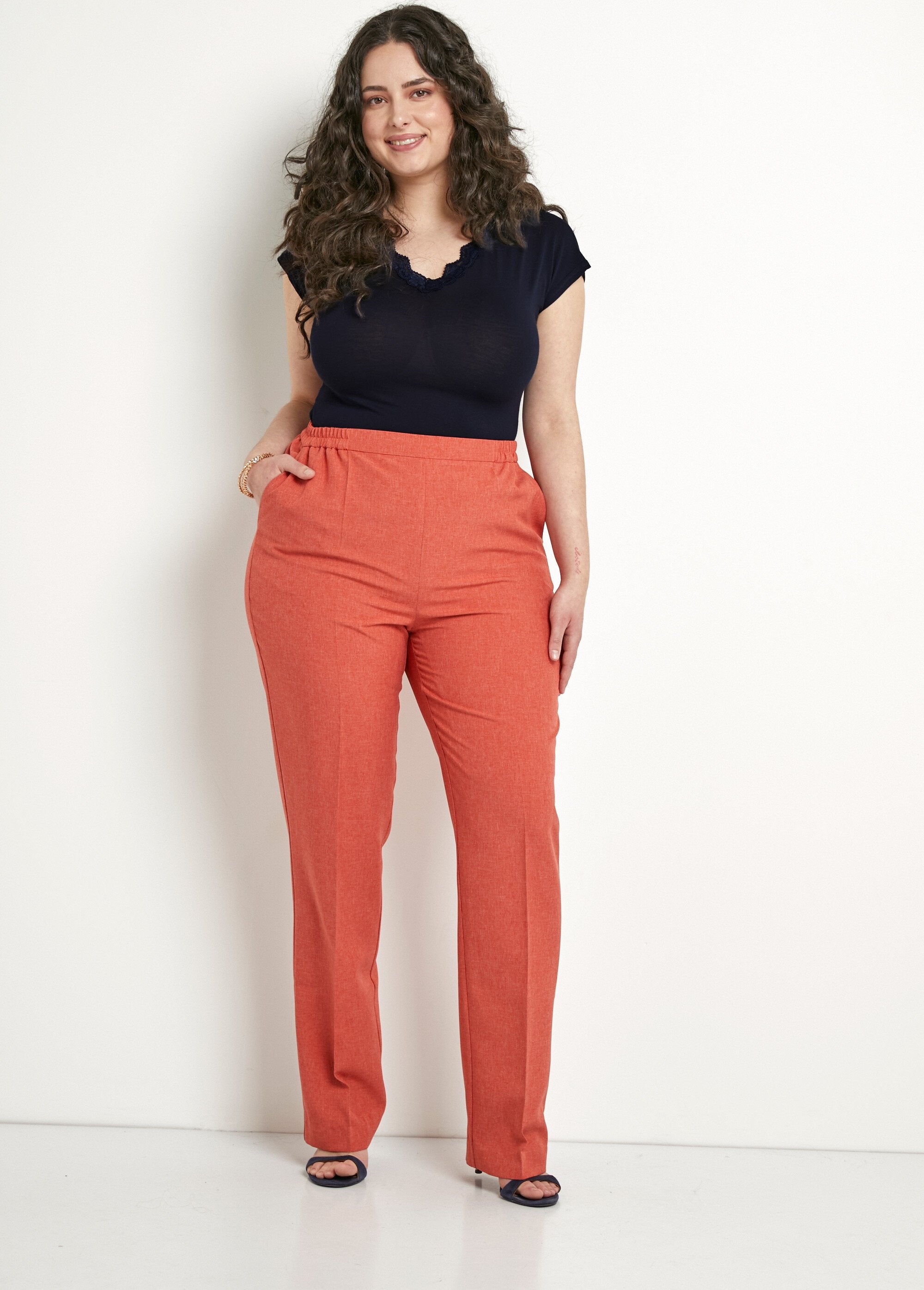 Pantaloni_a_gamba_dritta_con_vita_semi-elastica_Brique_SF1_curvy