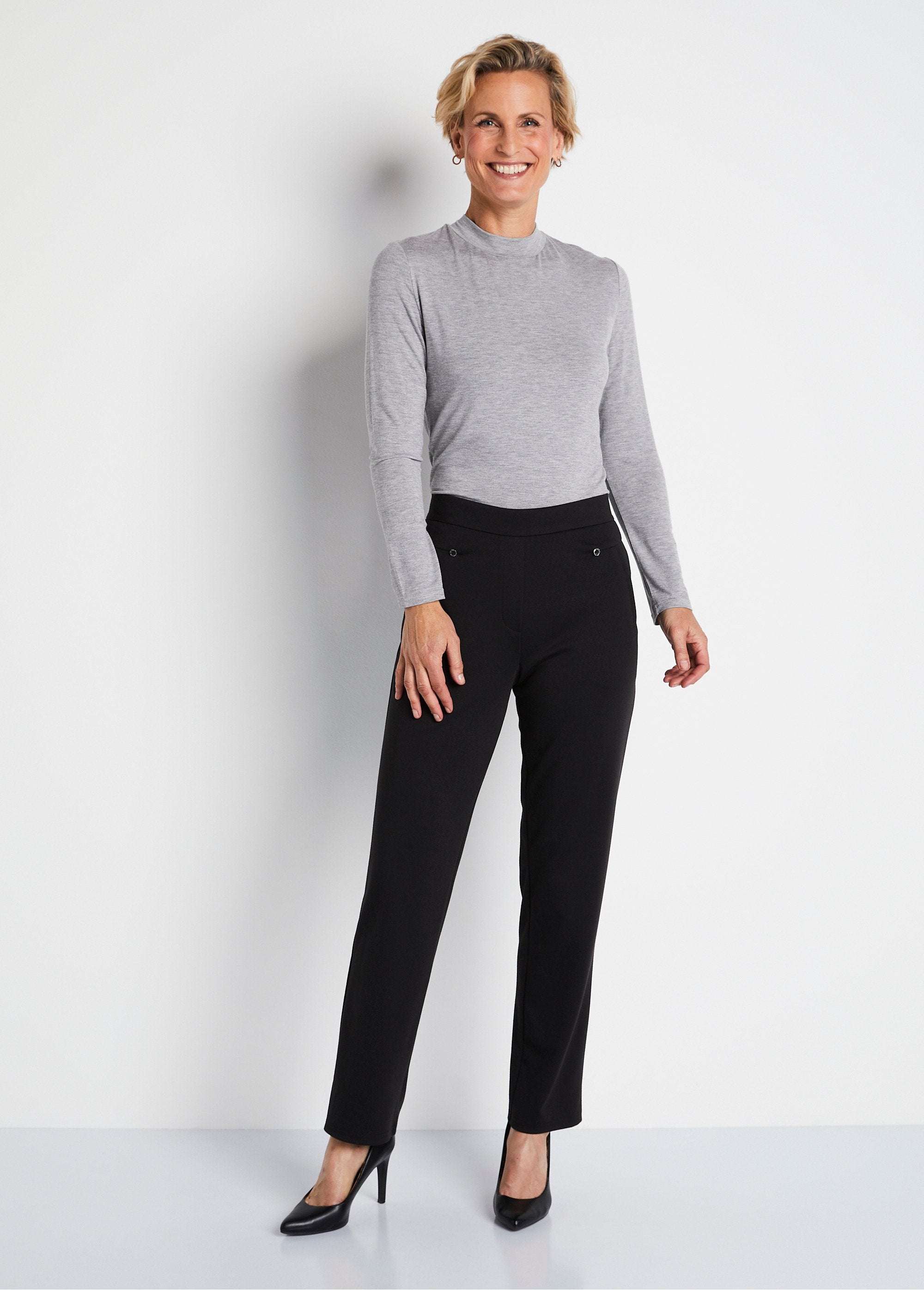 Pantaloni_a_gamba_dritta_con_vita_semi-elastica_Nero_semplice_SF1_slim