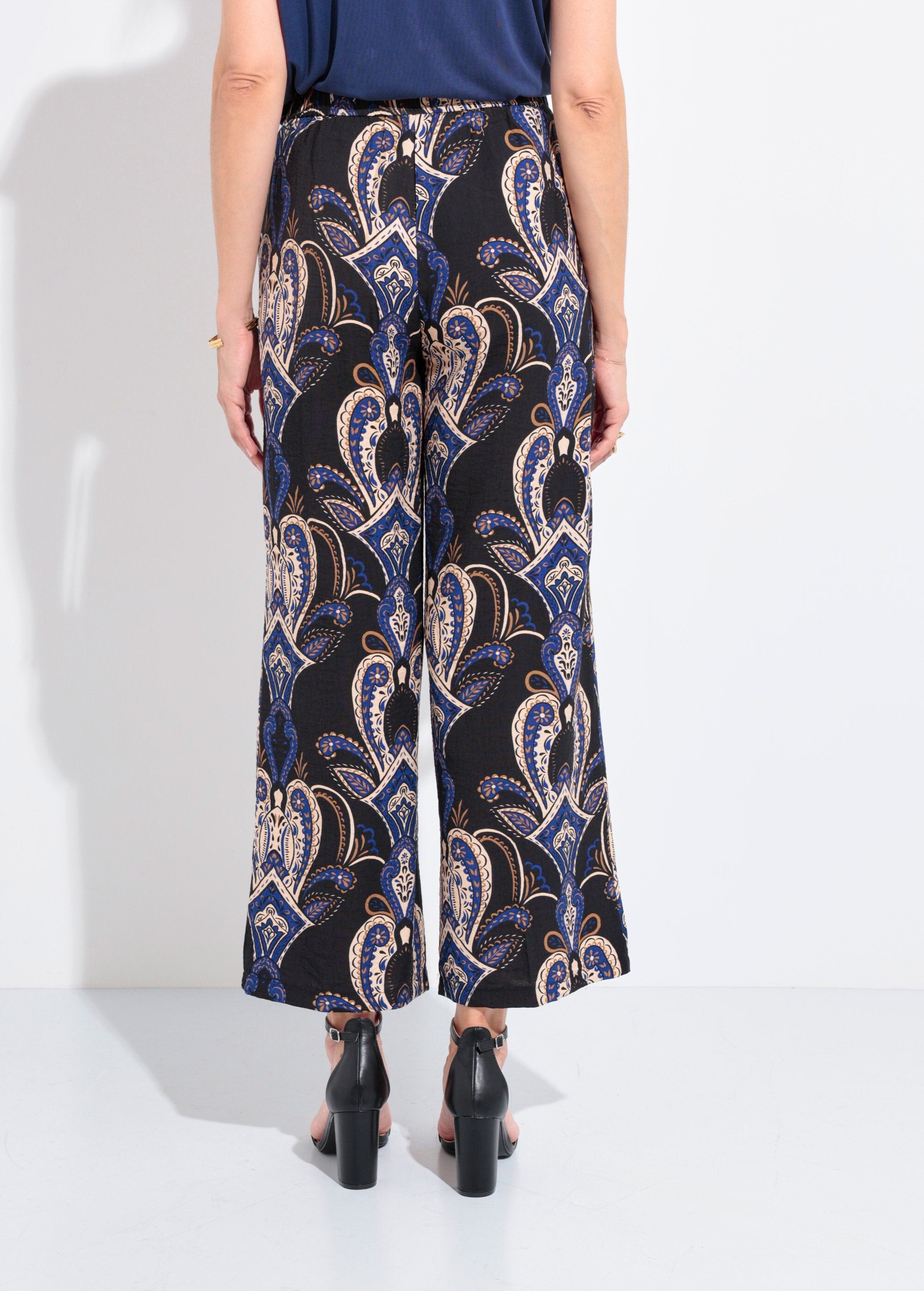 Pantaloni_elasticizzati_a_gamba_larga_con_motivo_paisley_Marine_DO1_slim