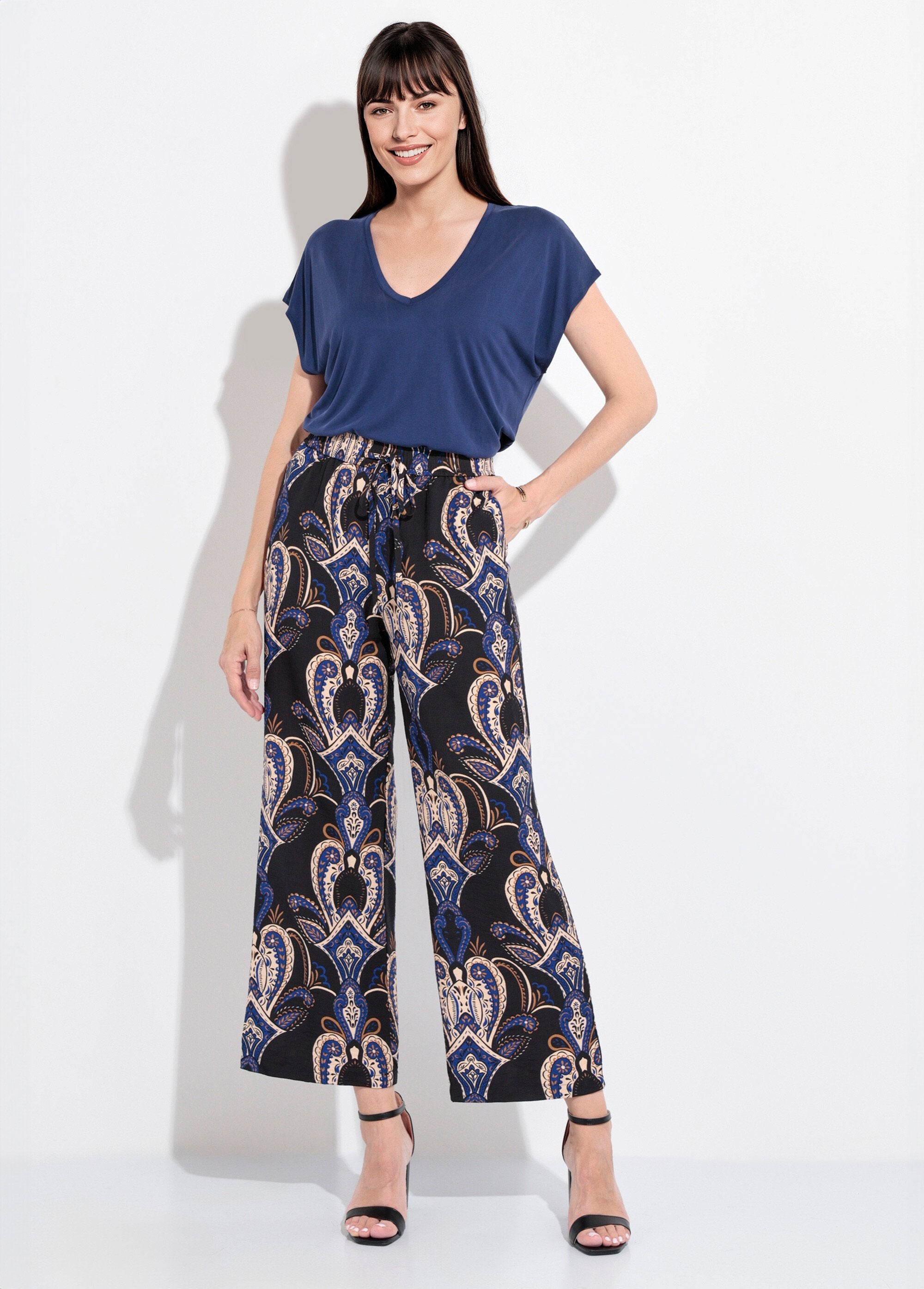 Pantaloni_elasticizzati_a_gamba_larga_con_motivo_paisley_Marine_SF1_slim