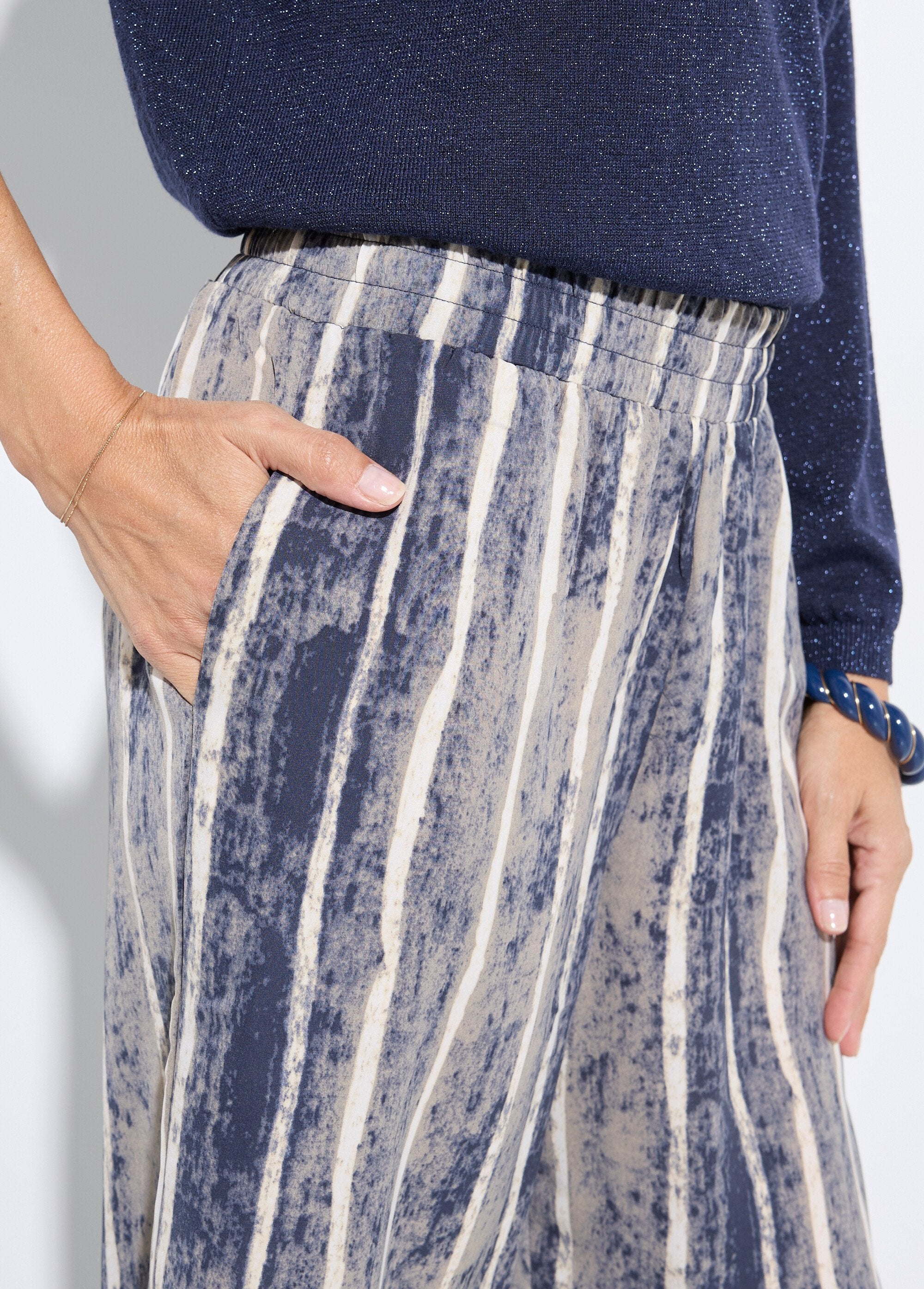 Pantaloni_elasticizzati_fluidi,_stampa_a_righe_Gris_et_ecru_DE1_slim