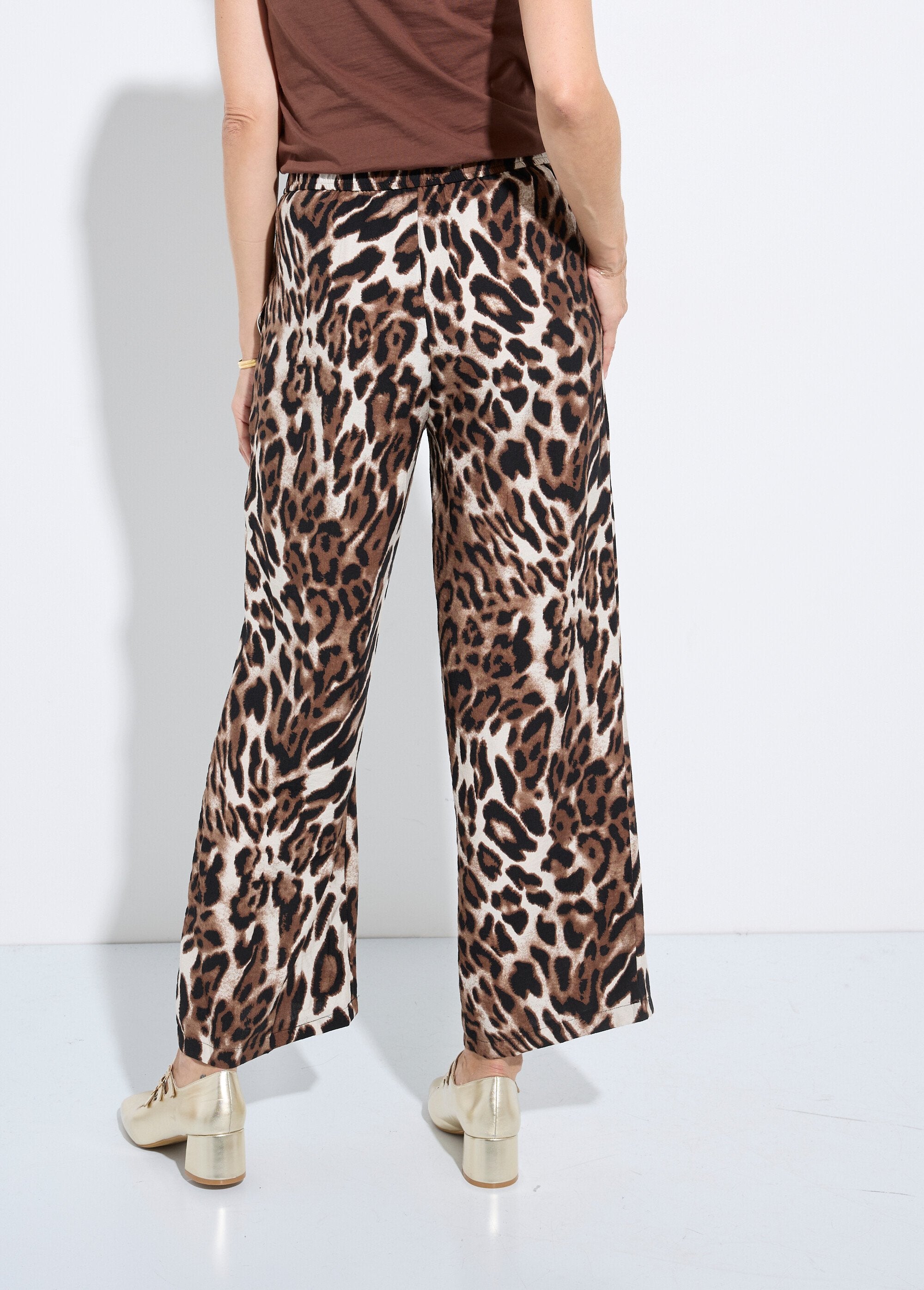 Pantaloni_fluidi_ed_elasticizzati_con_stampa_animalier_Leopard_DO1_slim