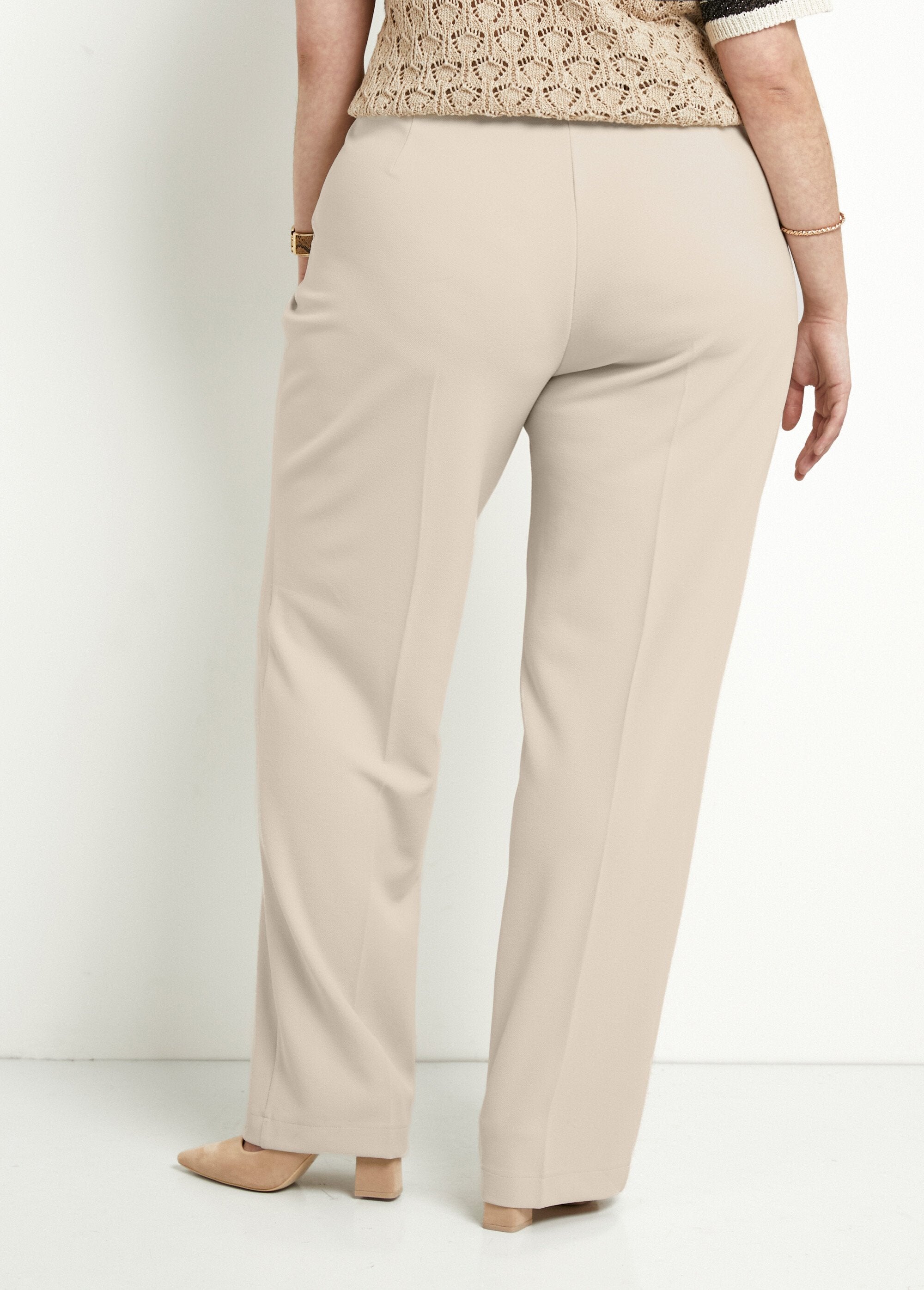 Pantaloni_fluidi_a_gamba_larga_Beige_DO1_curvy