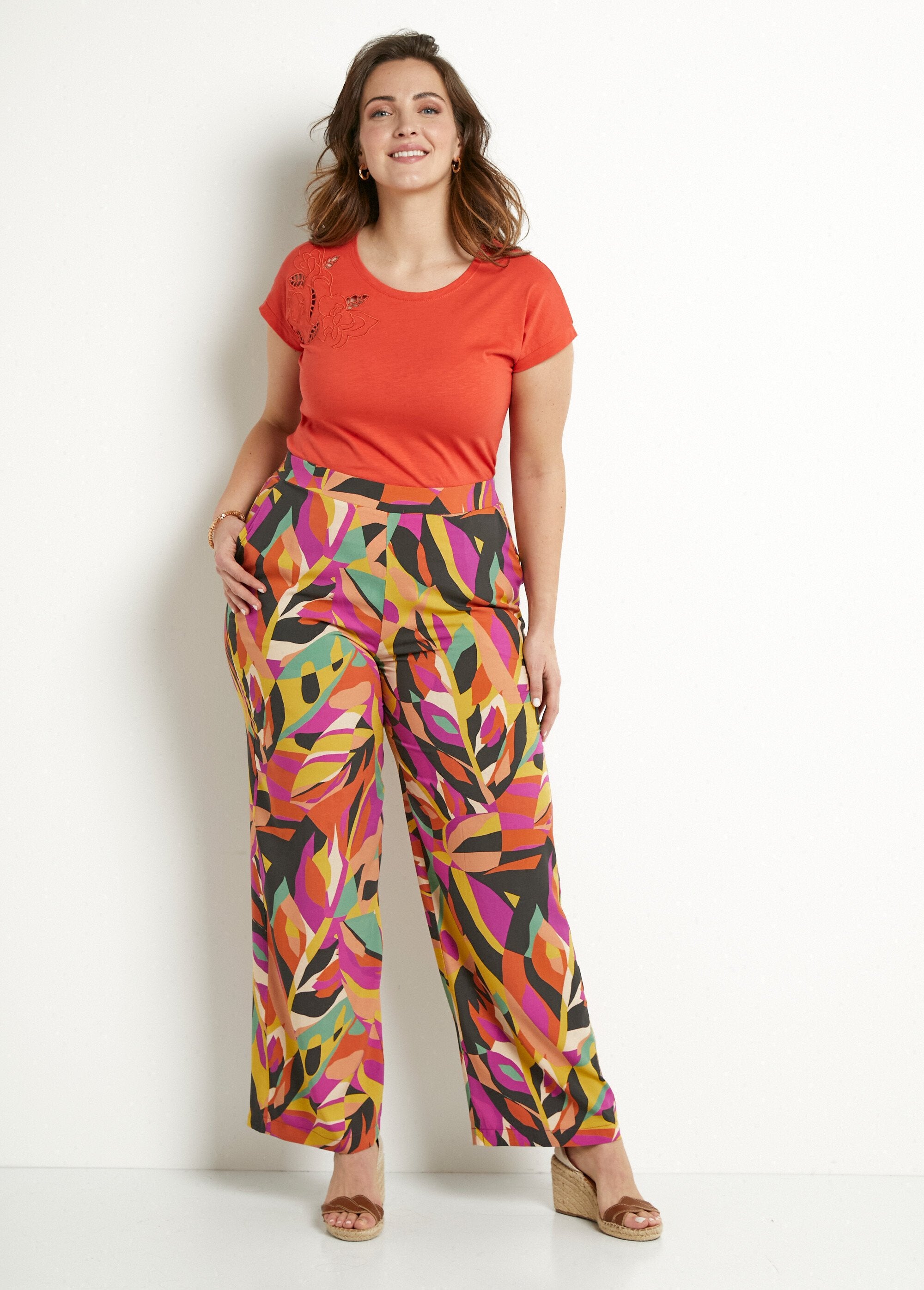 Pantaloni_a_gamba_larga_con_fascia_semielastica_stampata_in_vita_Multicolore_SF1_curvy