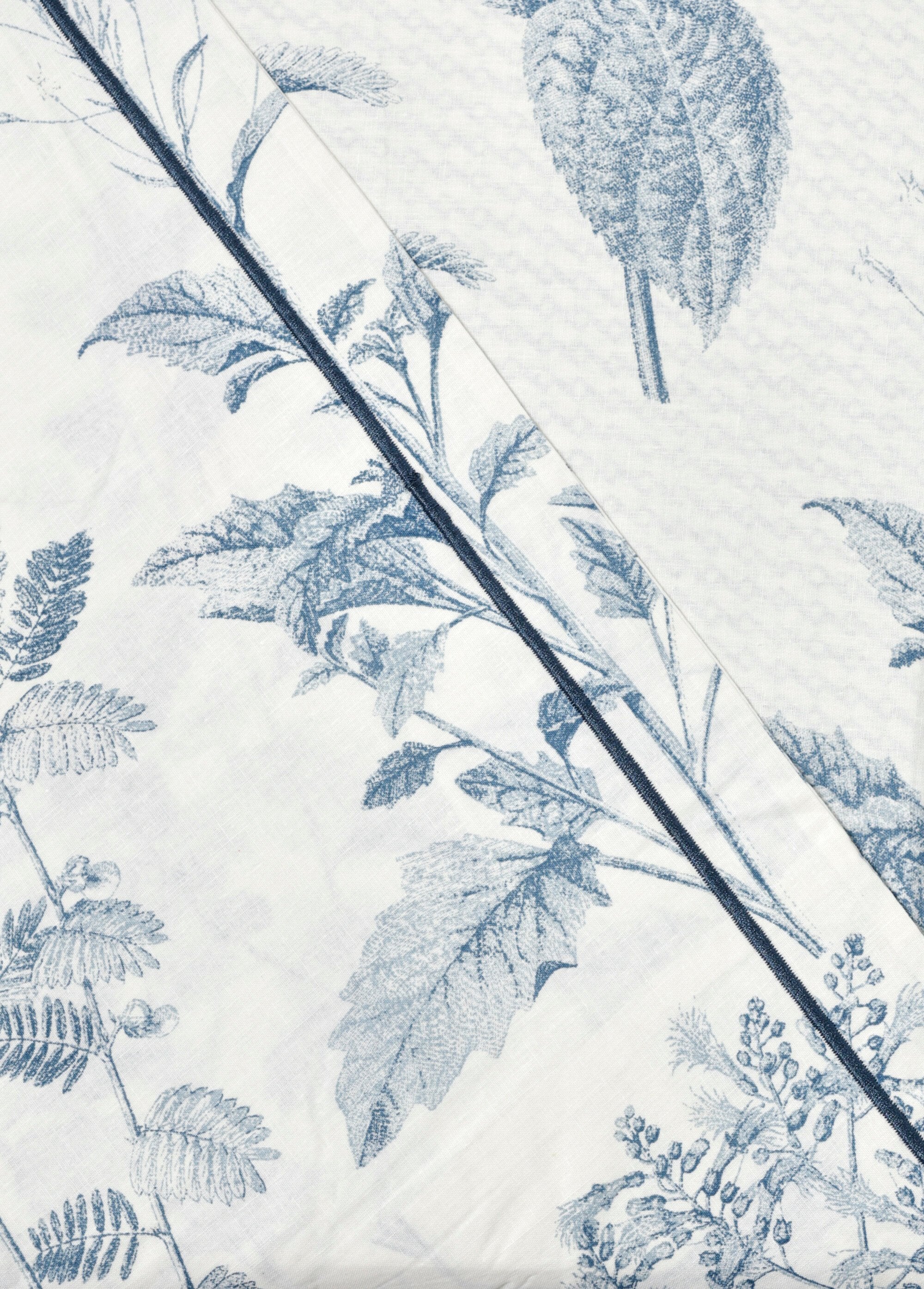 Set_letto_3_pezzi_con_copripiumino,_bucolico_Blanc_DE2_slim