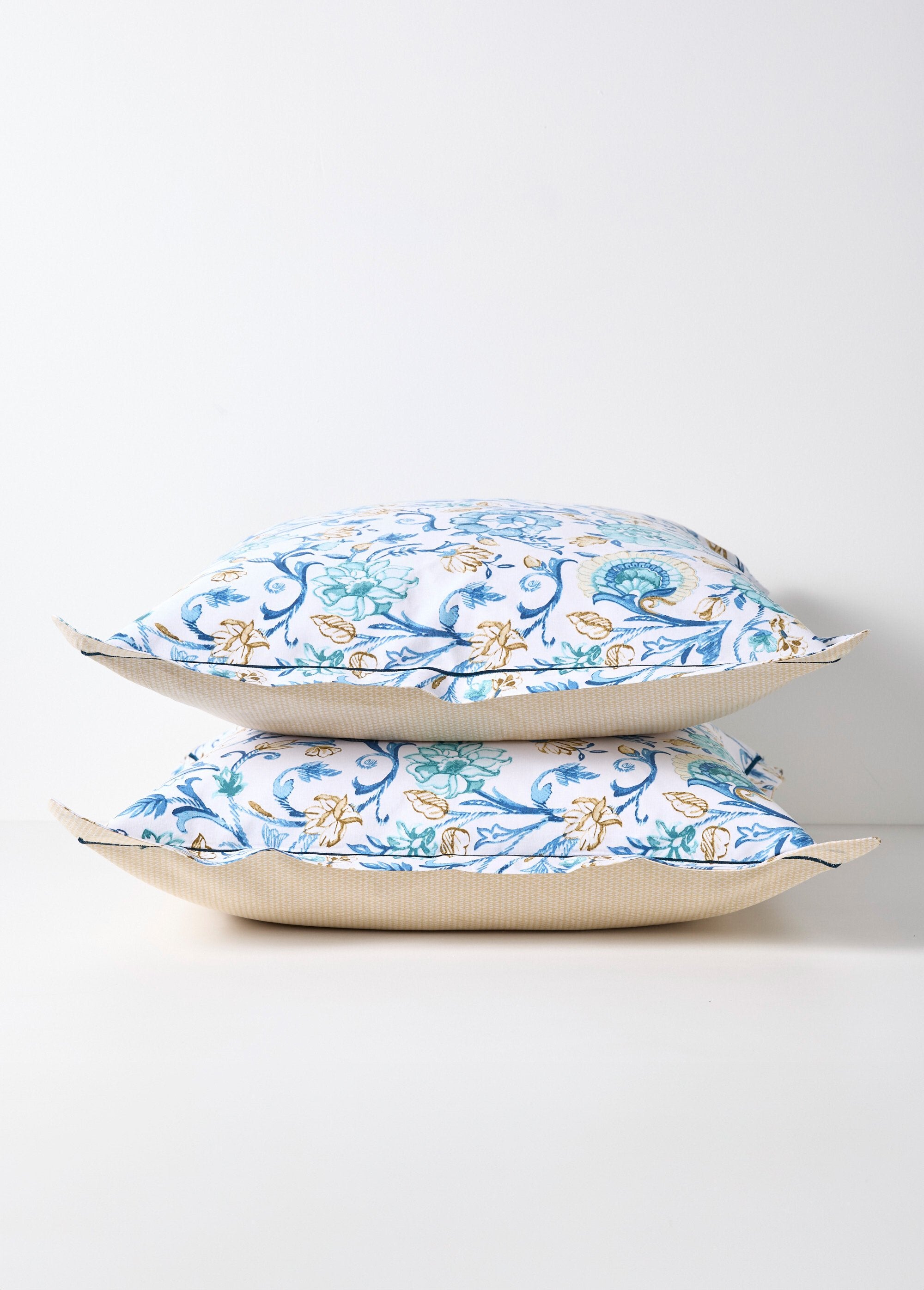 Set_di_biancheria_da_letto_4_pezzi_con_lenzuola_piatte,_camelie_Bleu_DE1_slim