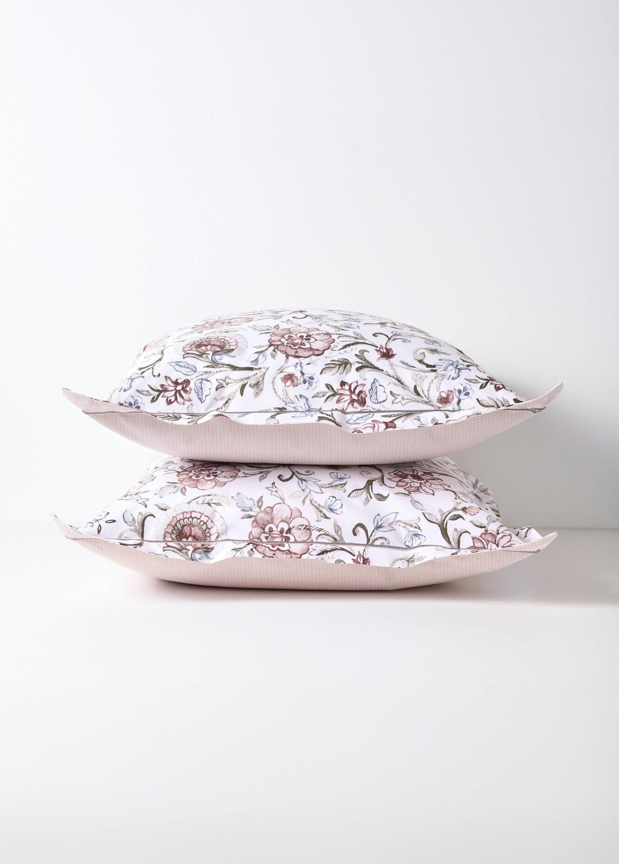 Set_di_biancheria_da_letto_4_pezzi_con_lenzuola_piatte,_camelie_Gris_DE1_slim