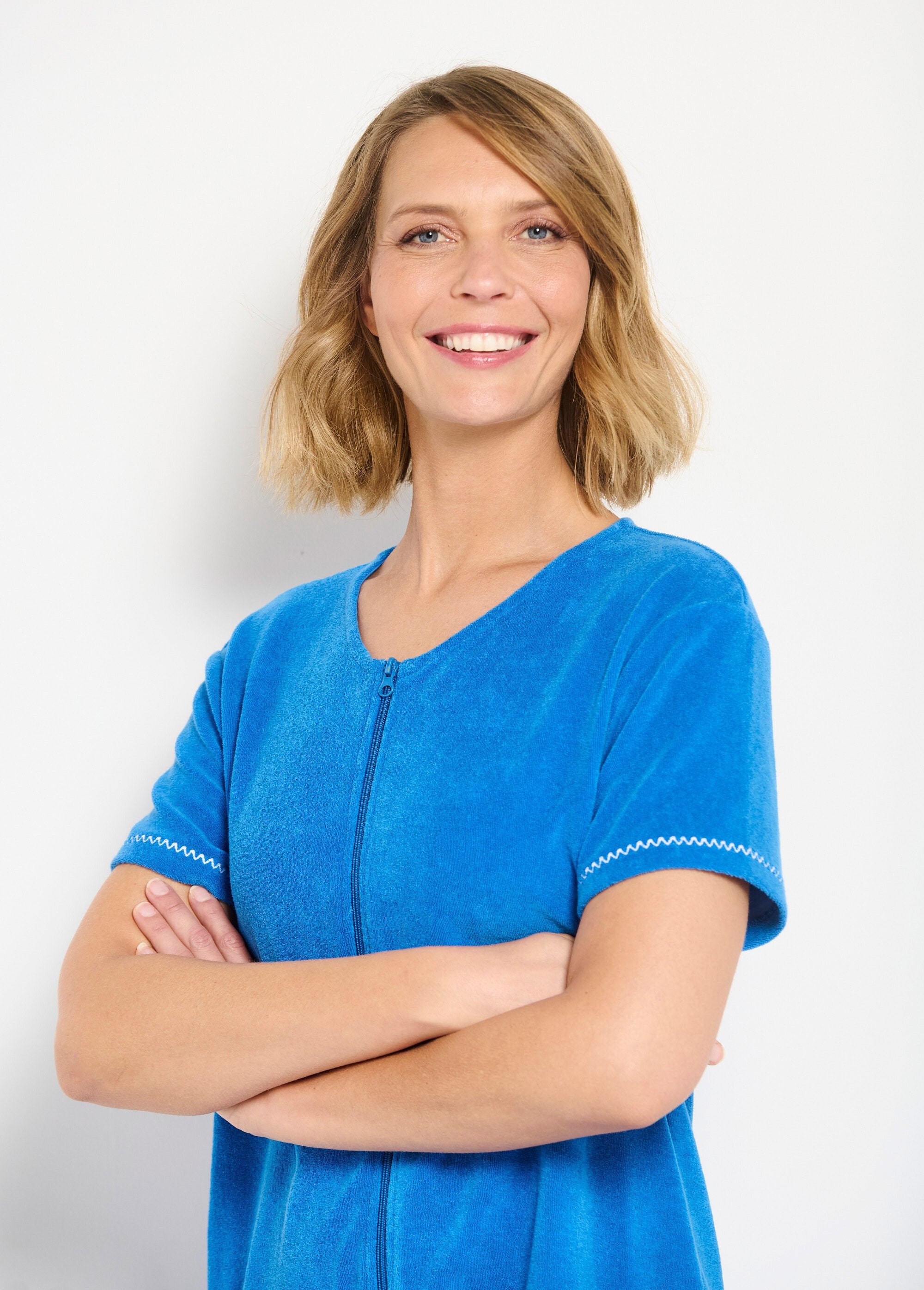 Accappatoio_in_spugna_di_cotone_tinta_unita_con_zip_Bleu_DE2_slim