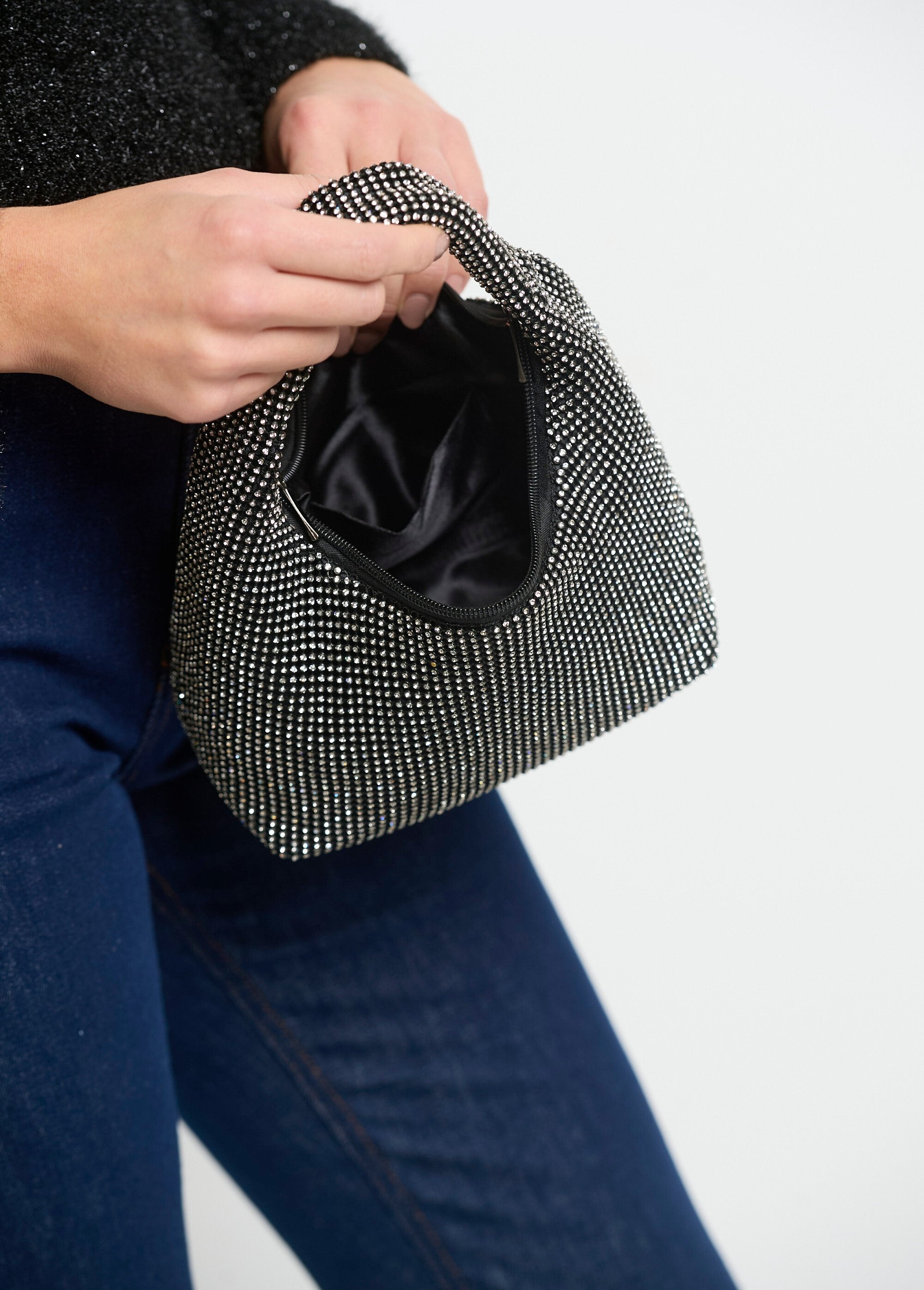 Piccola_borsa_chic_in_rete_con_strass_Noir_DE1_slim