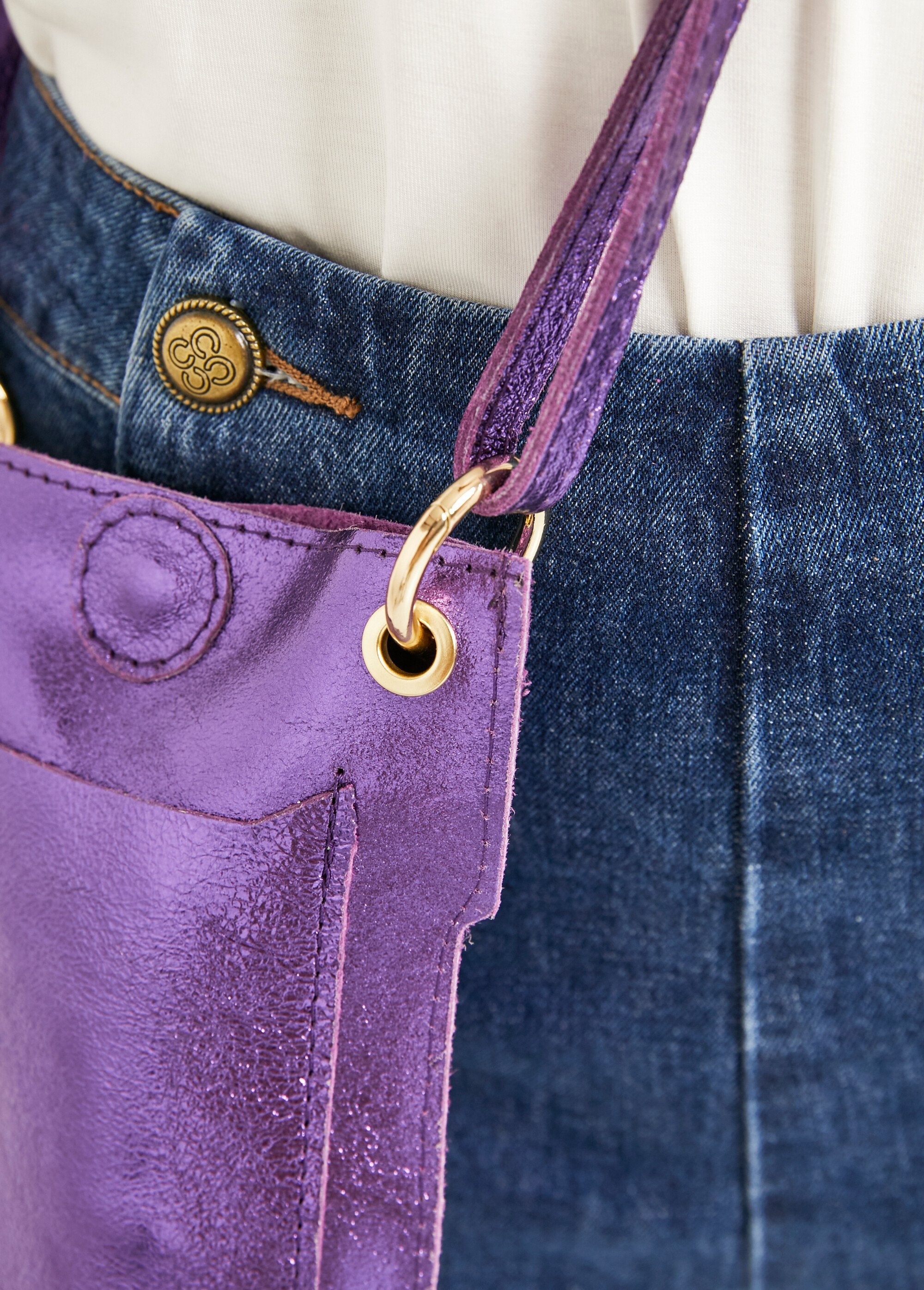 Custodia_per_telefono_in_pelle_metallizzata_Violet_vif_DE1_slim