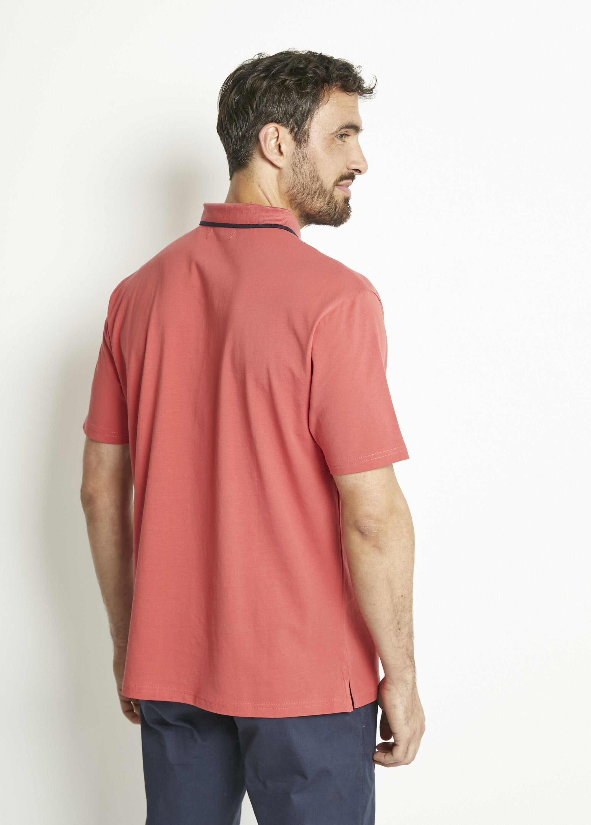 Polo_in_jersey_tinta_unita_con_colletto_in_cotone_bicolore_Corail_DO1_slim