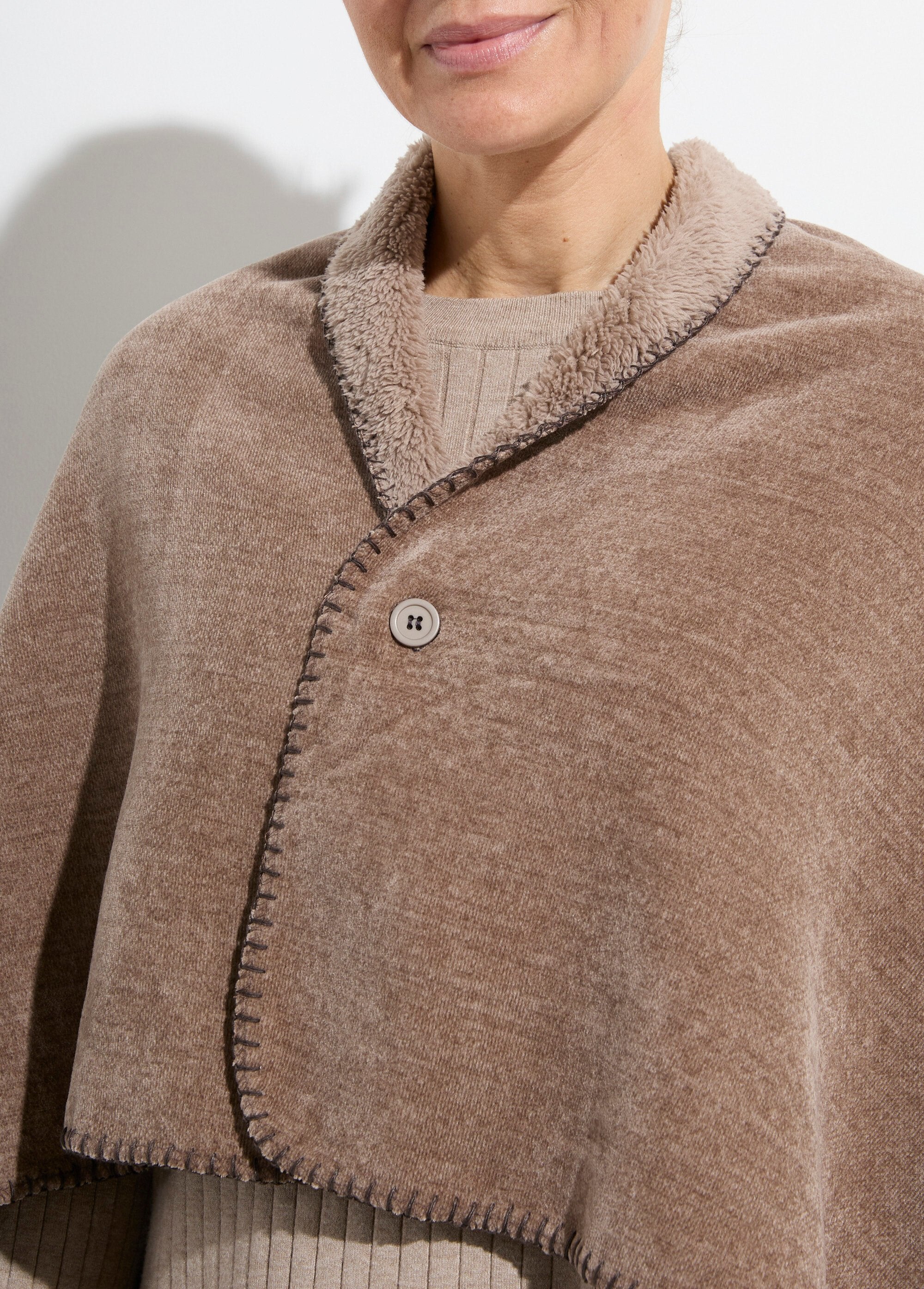 Poncho_scaldaspalle_Taupe_DE1_slim