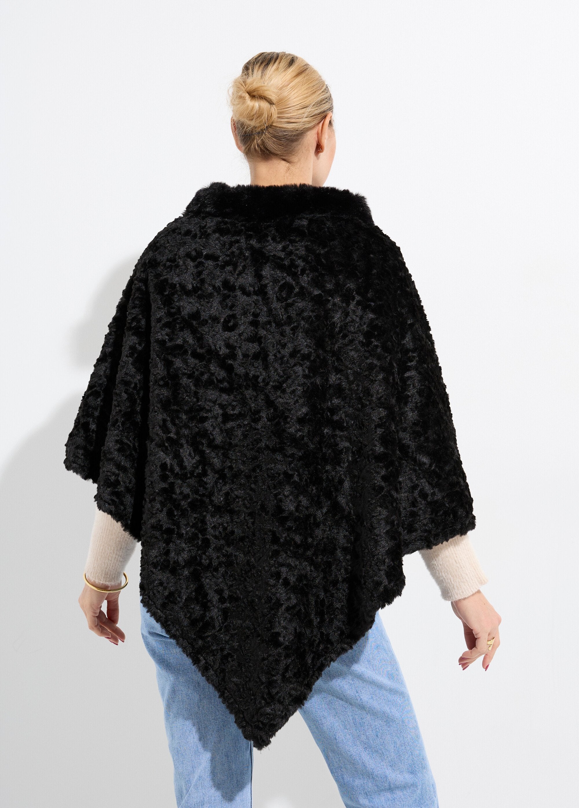 Poncho_in_pile_stile_sherpa_con_colletto_rialzato_Noir_DO1_slim