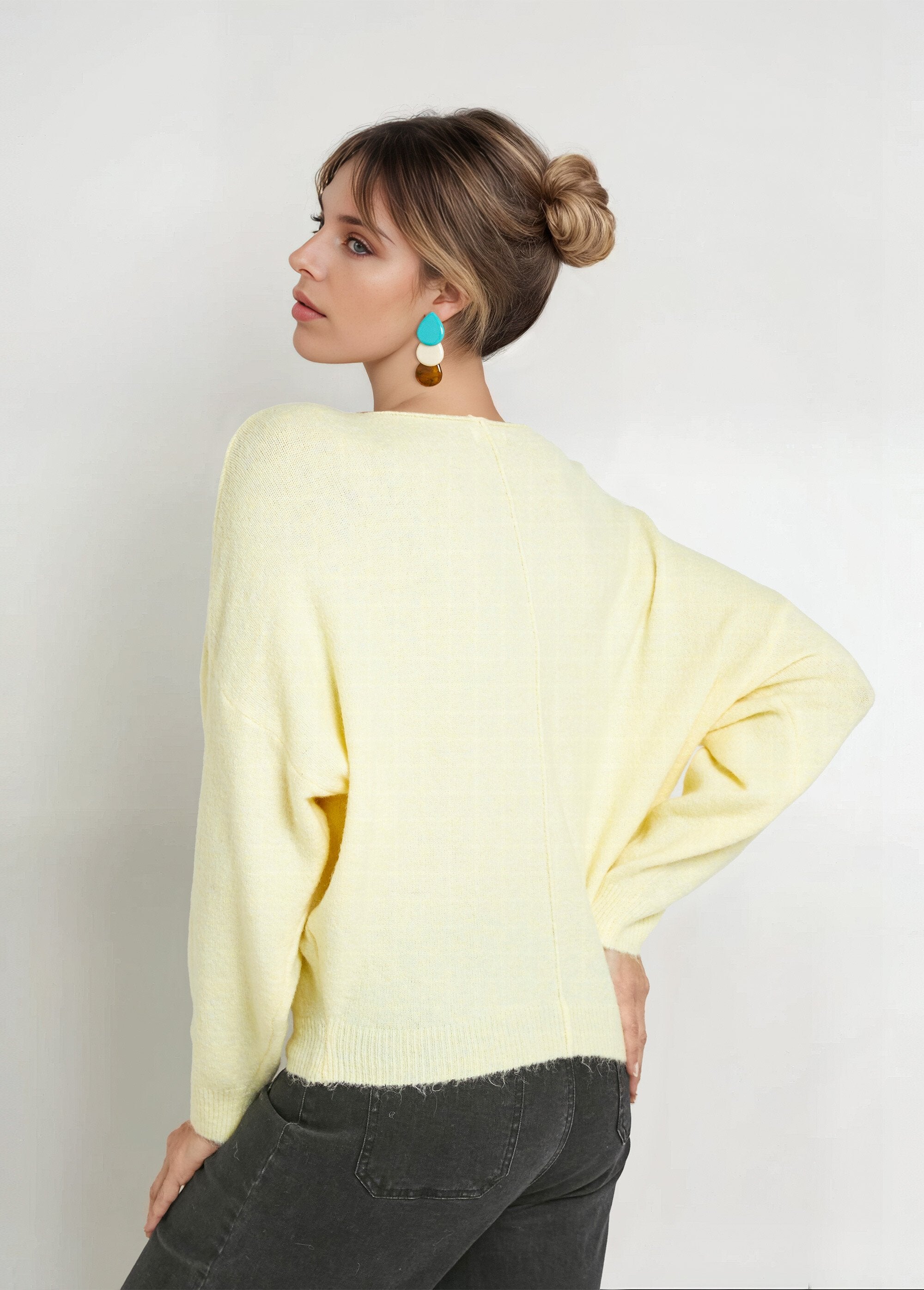 Maglione_in_lana_calda,_collo_a_barchetta_Jaune_clair_DO1_slim