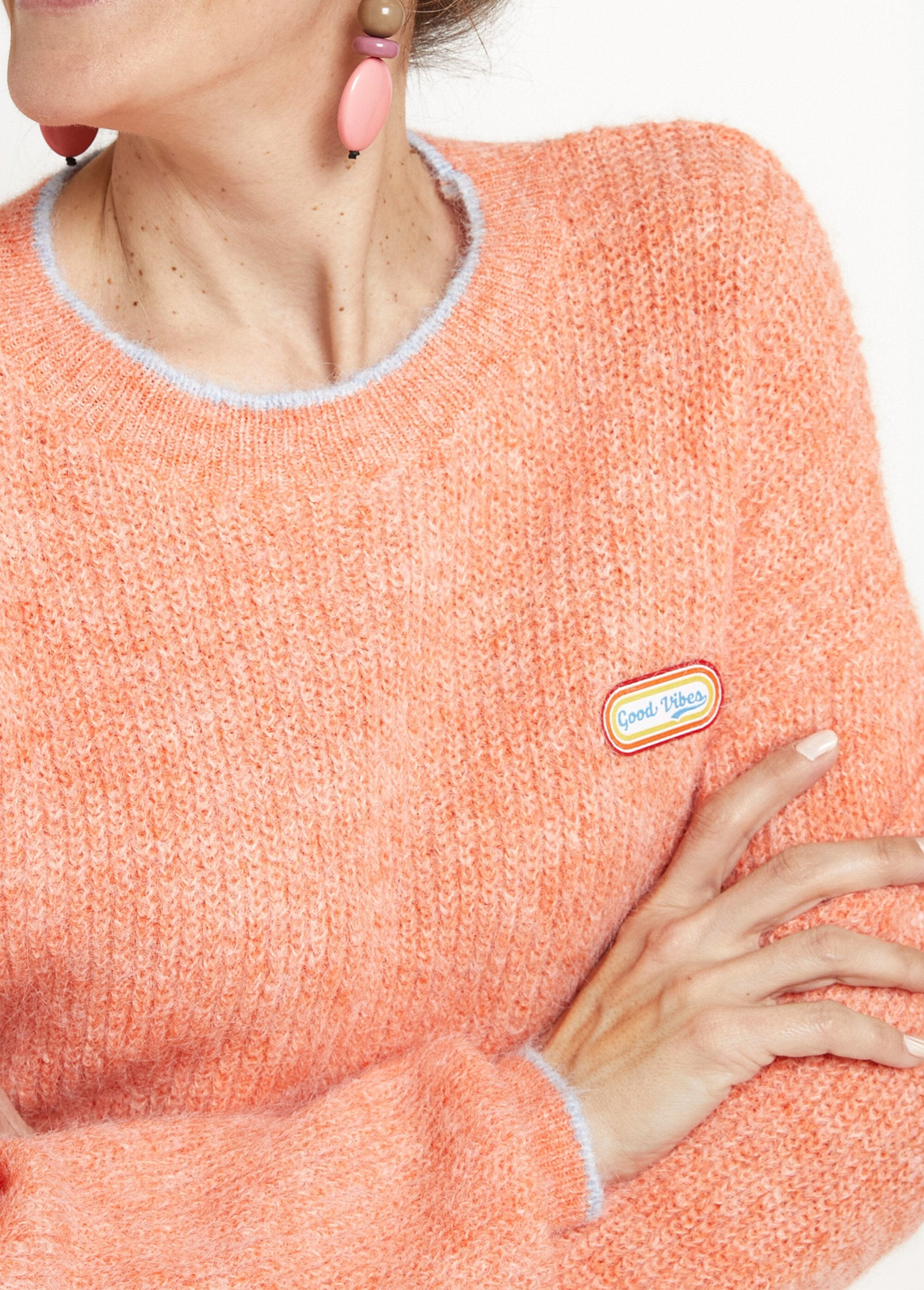 Caldo_maglione_con_messaggio_in_lana_Orange_DE1_slim