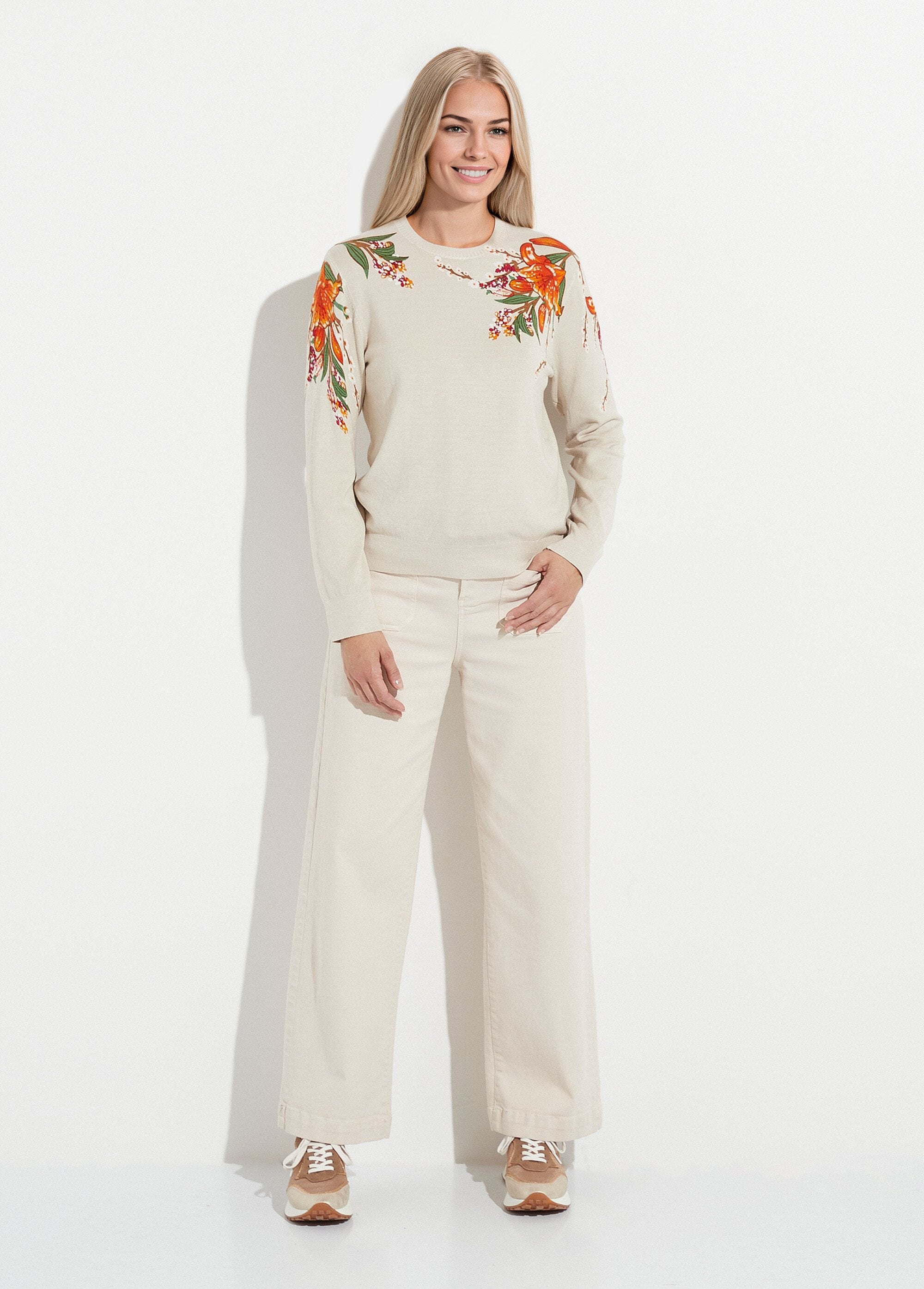 Maglia_a_maniche_lunghe_con_stampa_floreale_e_scollo_rotondo_Beige_SF1_slim